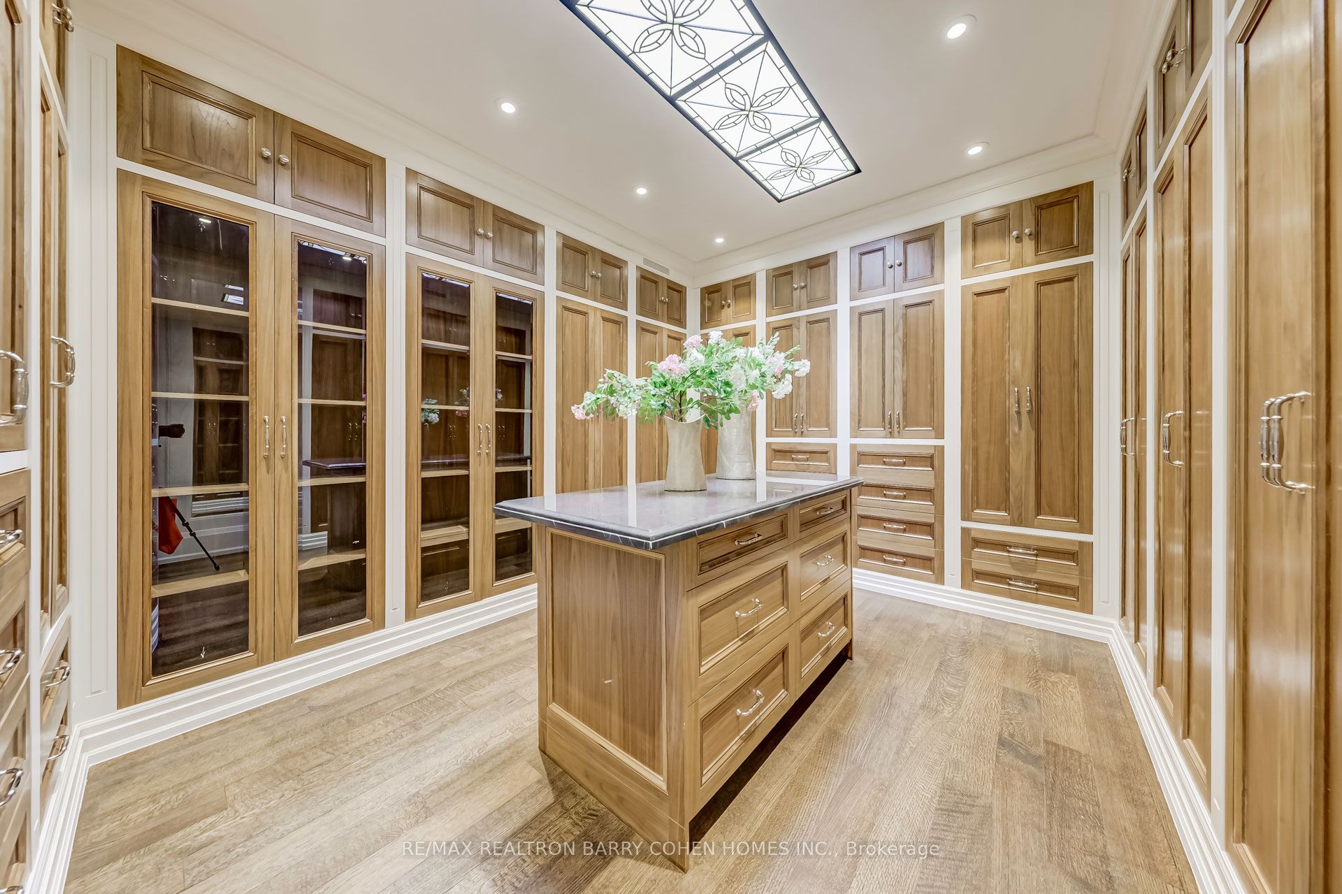 17 Artinger Court