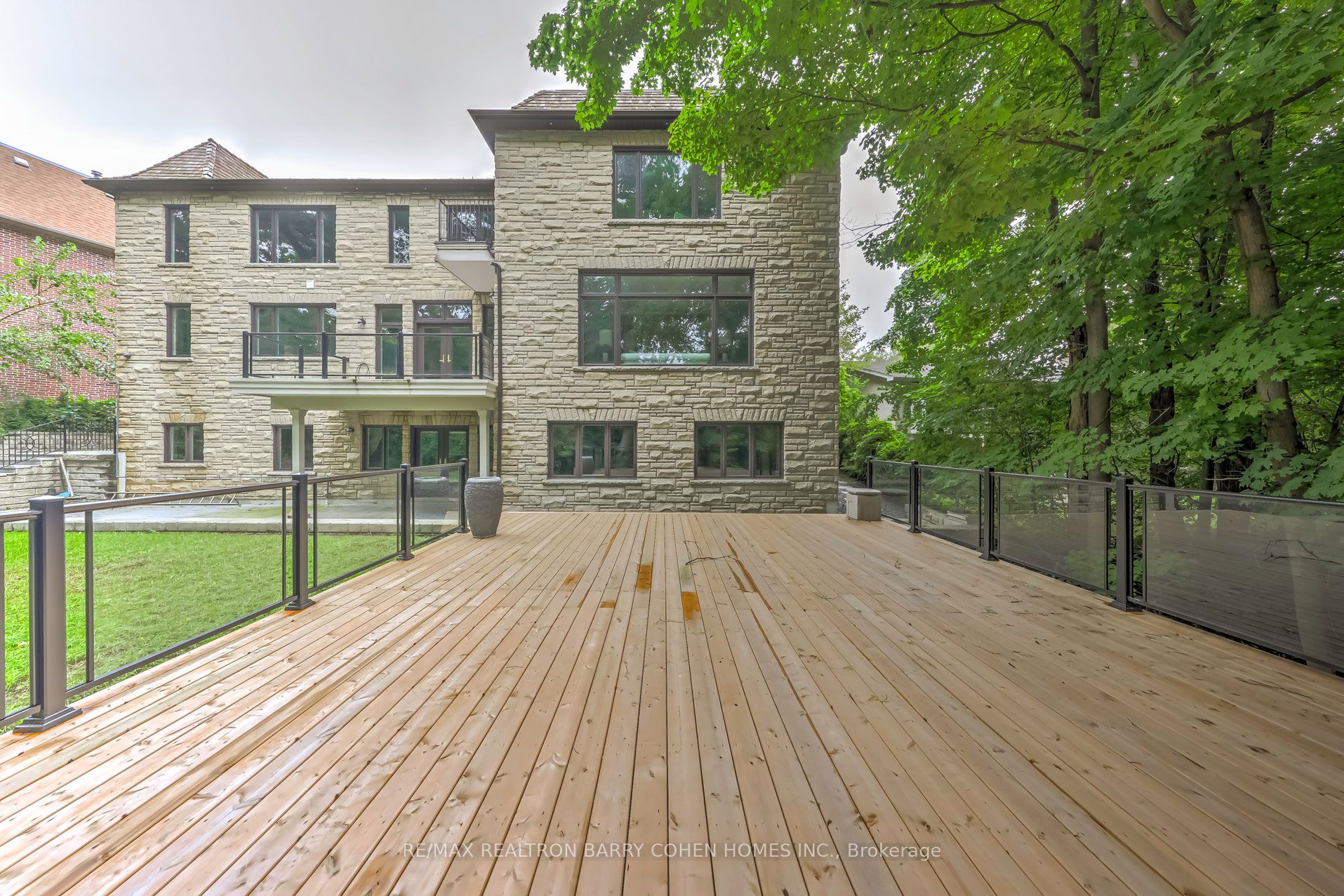 17 Artinger Court