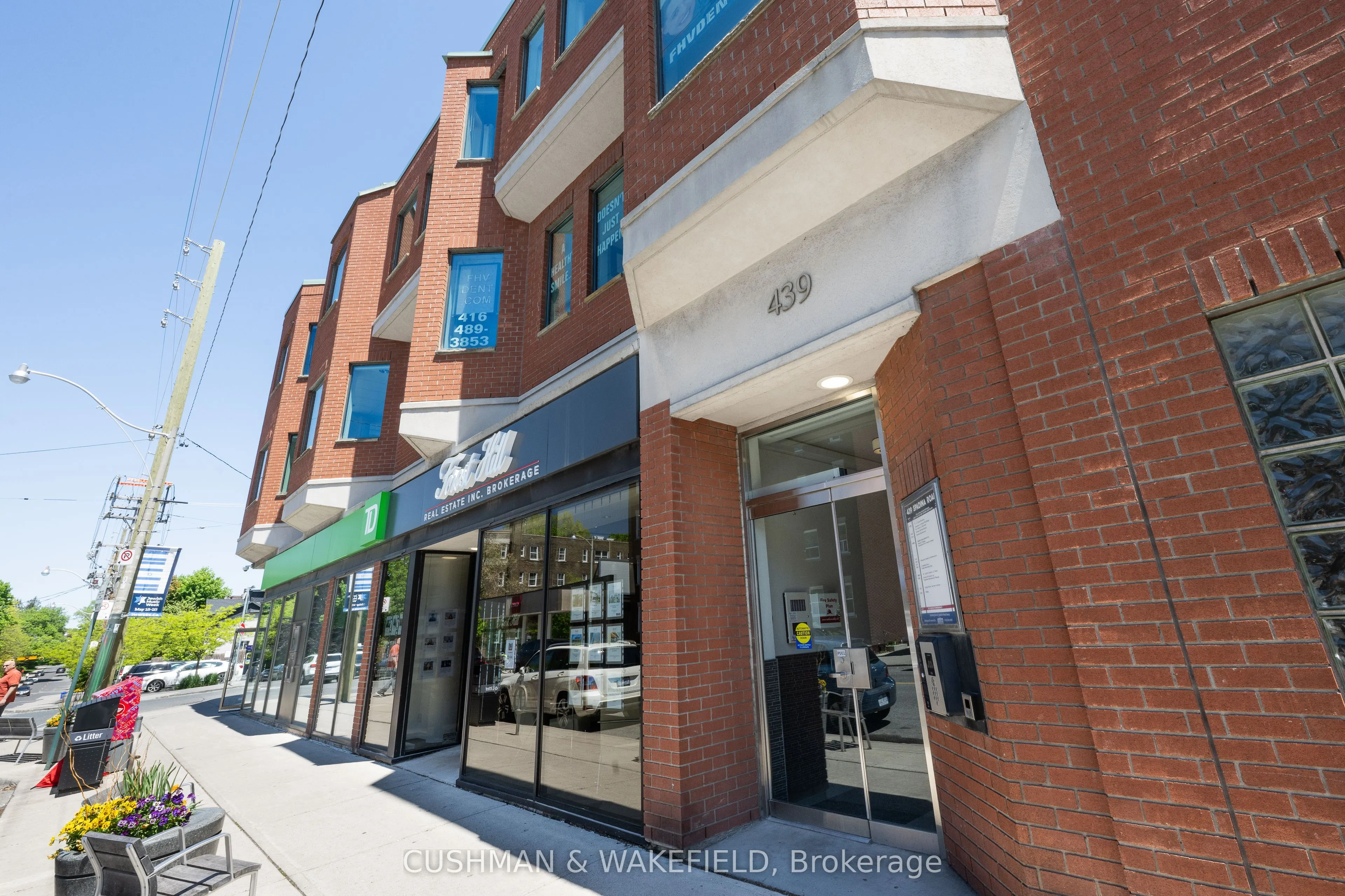 439 Spadina Road, #202-203
