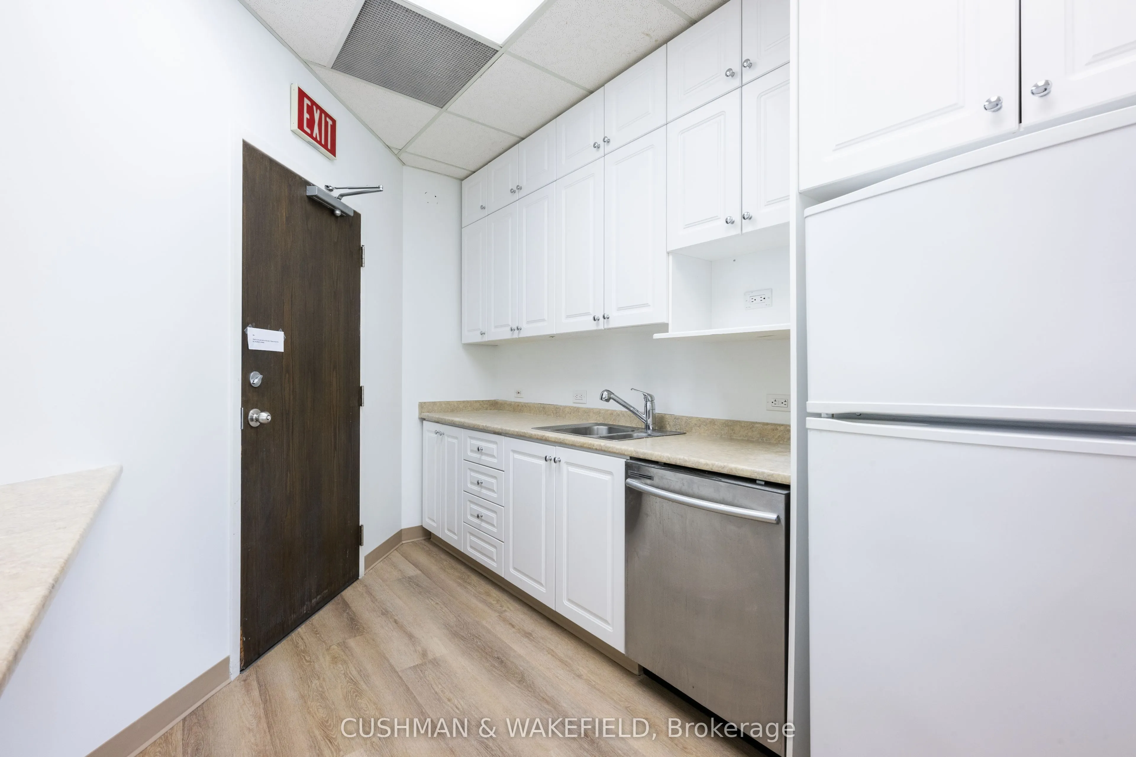 439 Spadina Road, #202-203