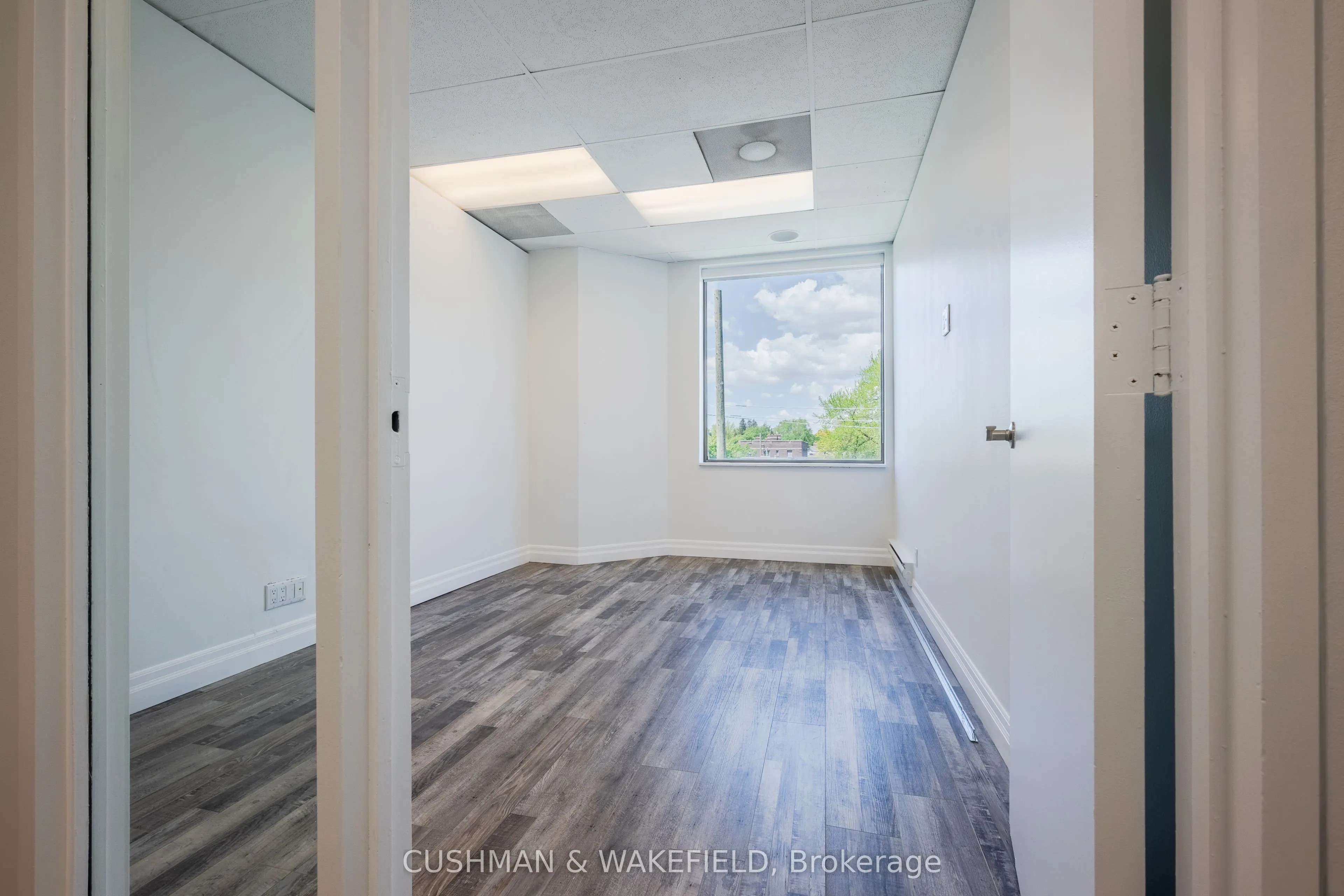 439 Spadina Road, #303