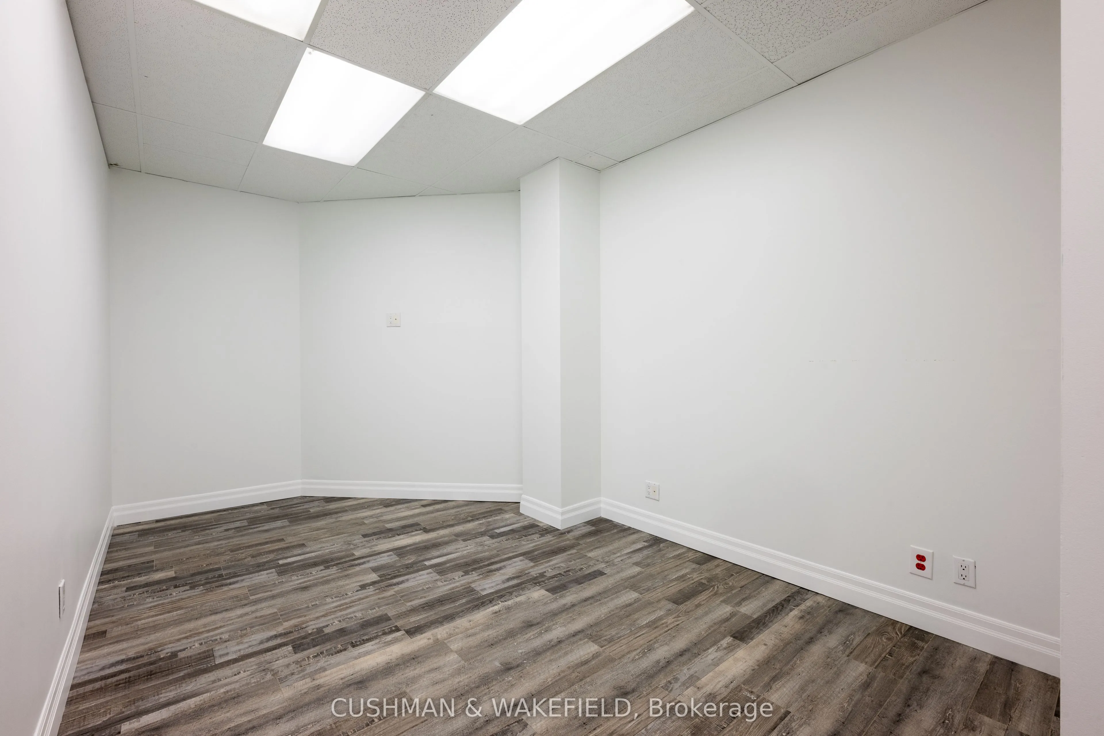 439 Spadina Road, #303