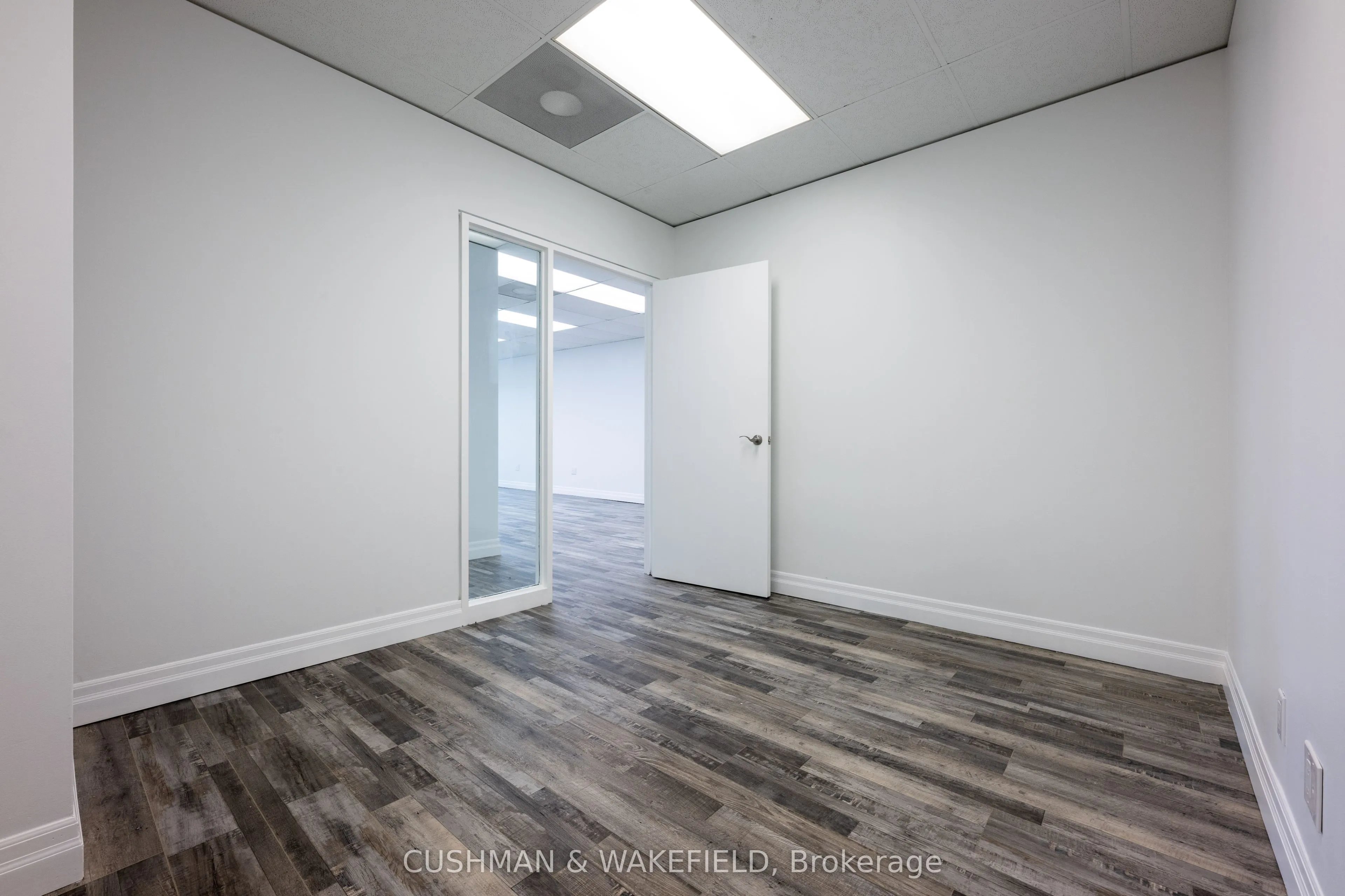 439 Spadina Road, #303