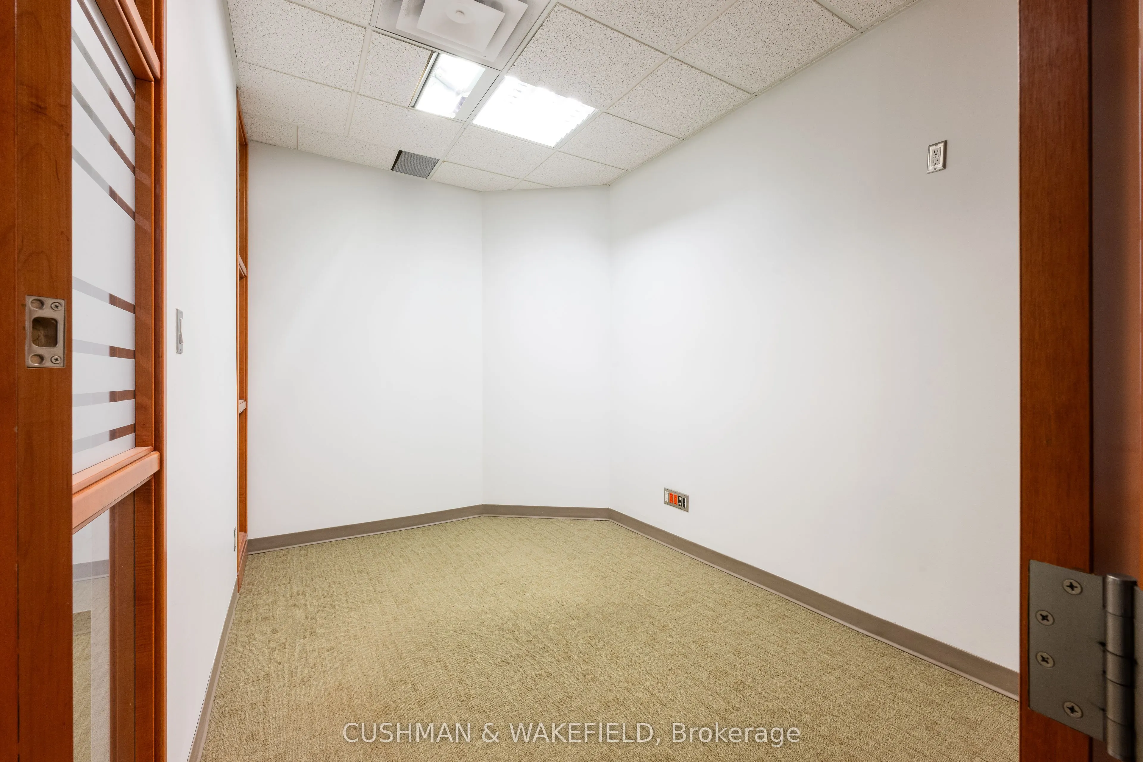 439 Spadina Road, #210