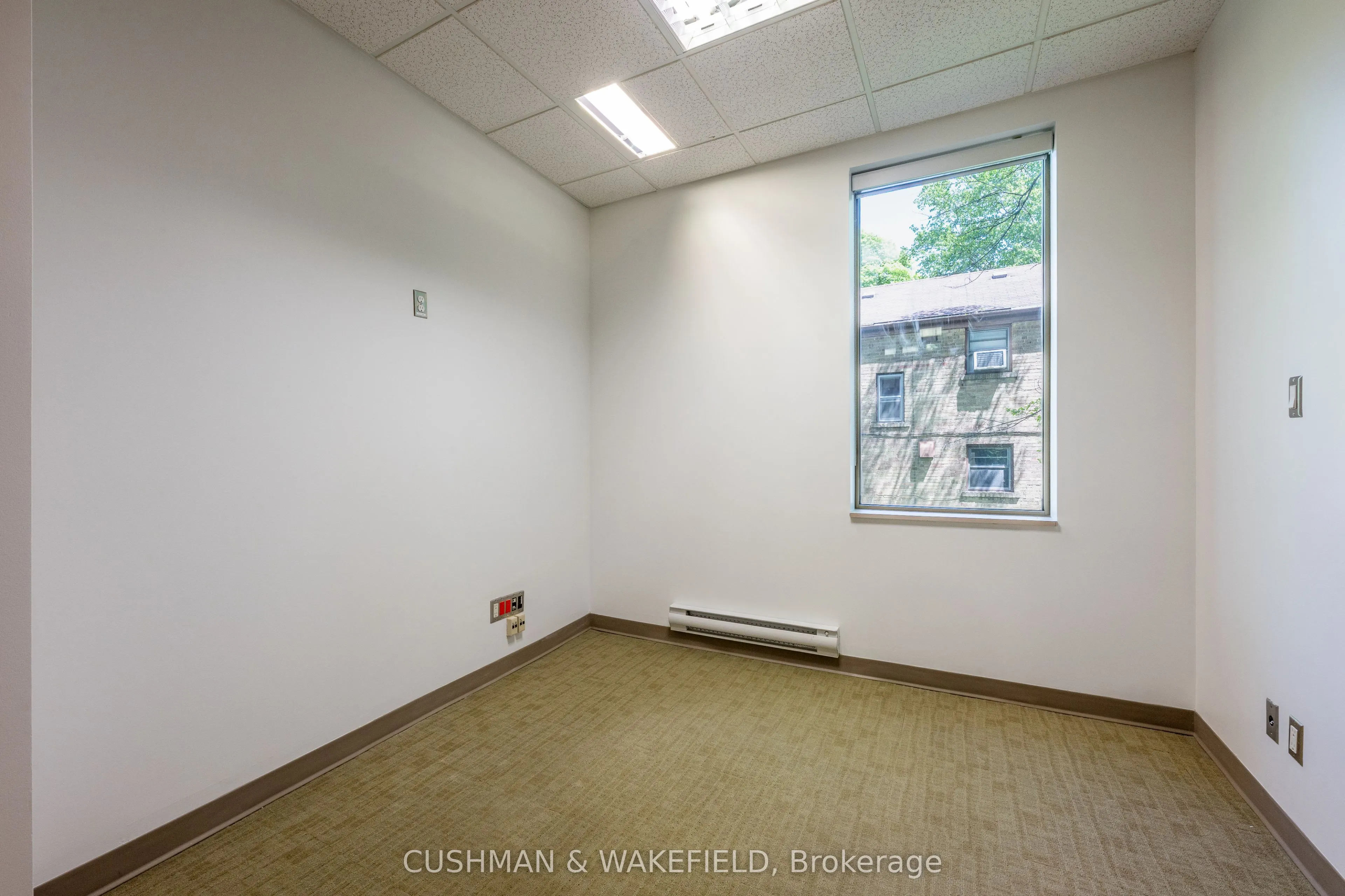 439 Spadina Road, #210