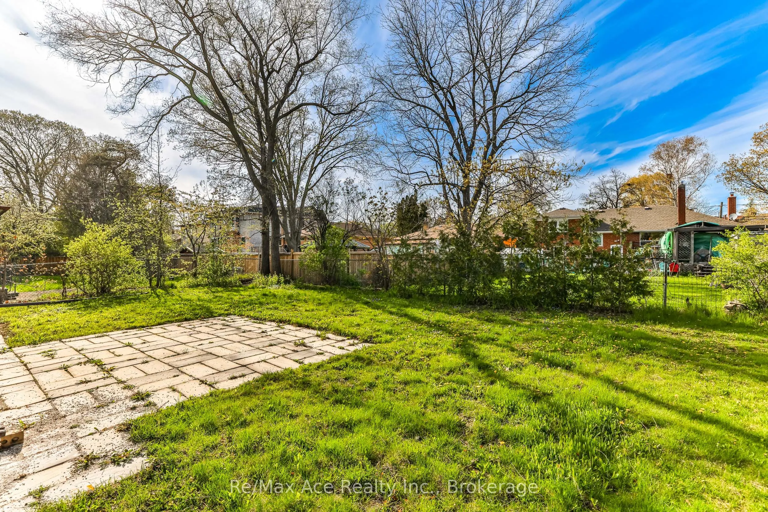 90 Charlton Boulevard