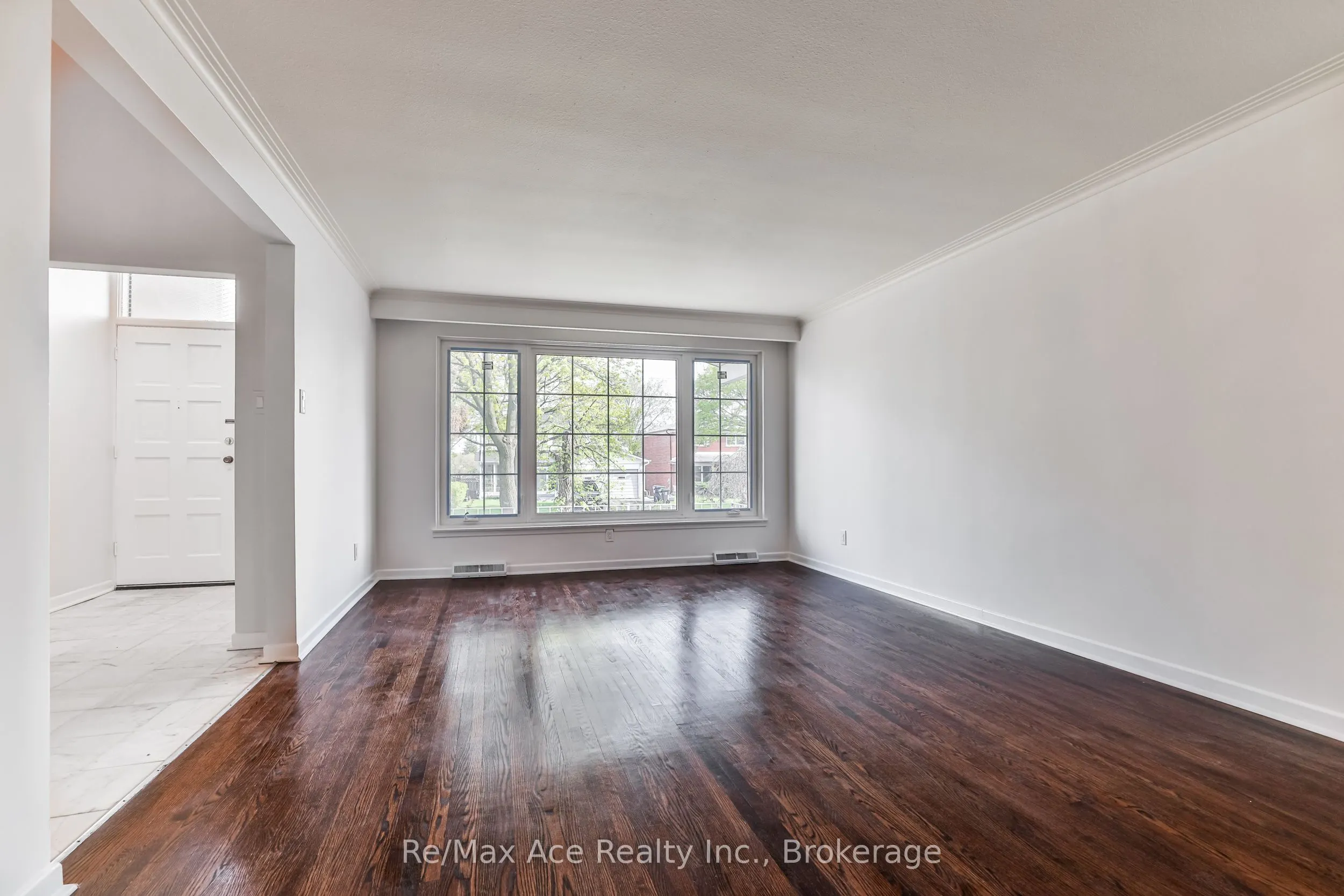 90 Charlton Boulevard