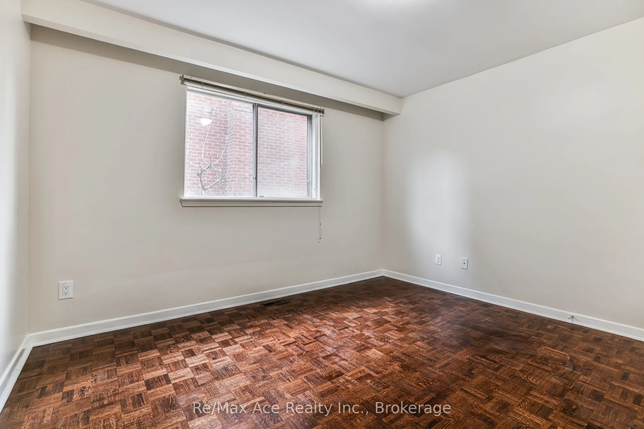 90 Charlton Boulevard