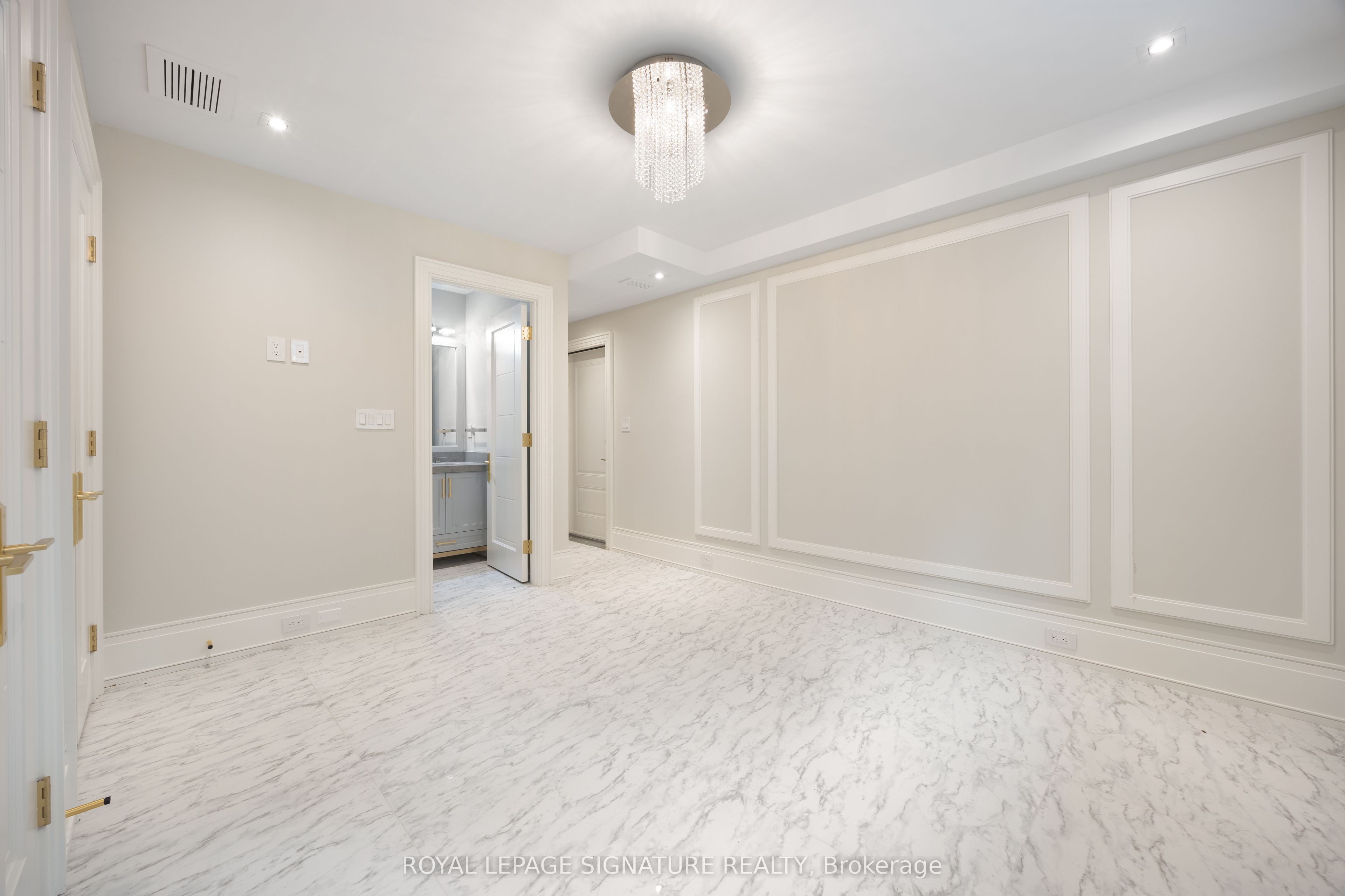 172 Maplehurst Avenue