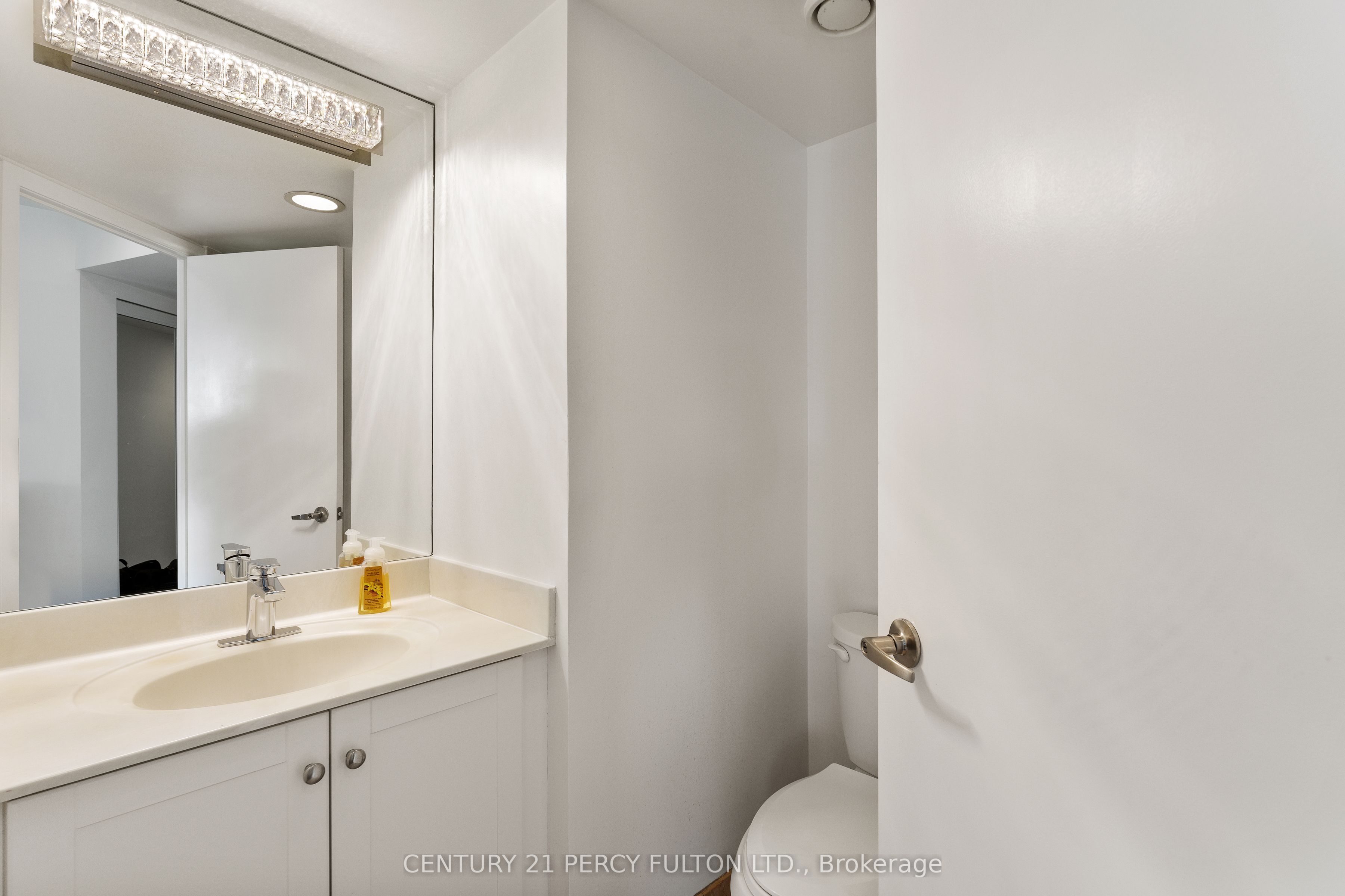 210 Victoria Street, #2411