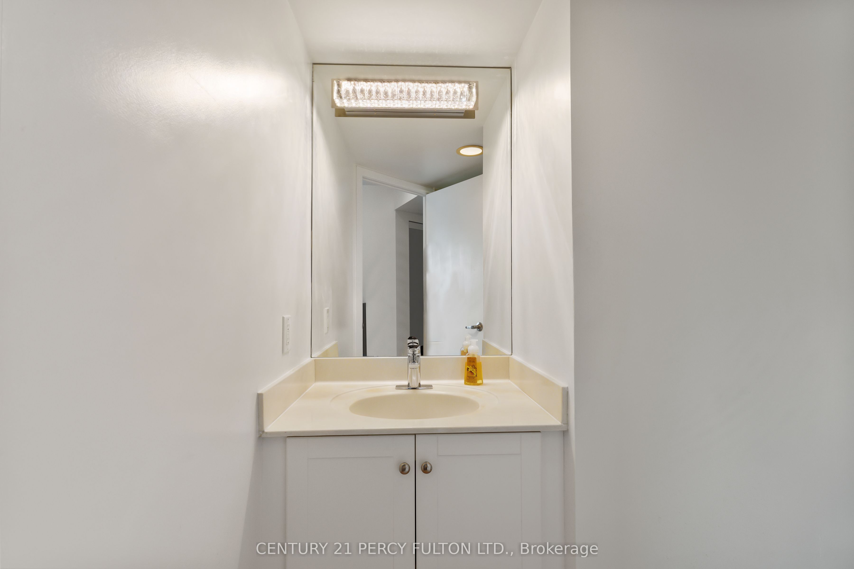 210 Victoria Street, #2411