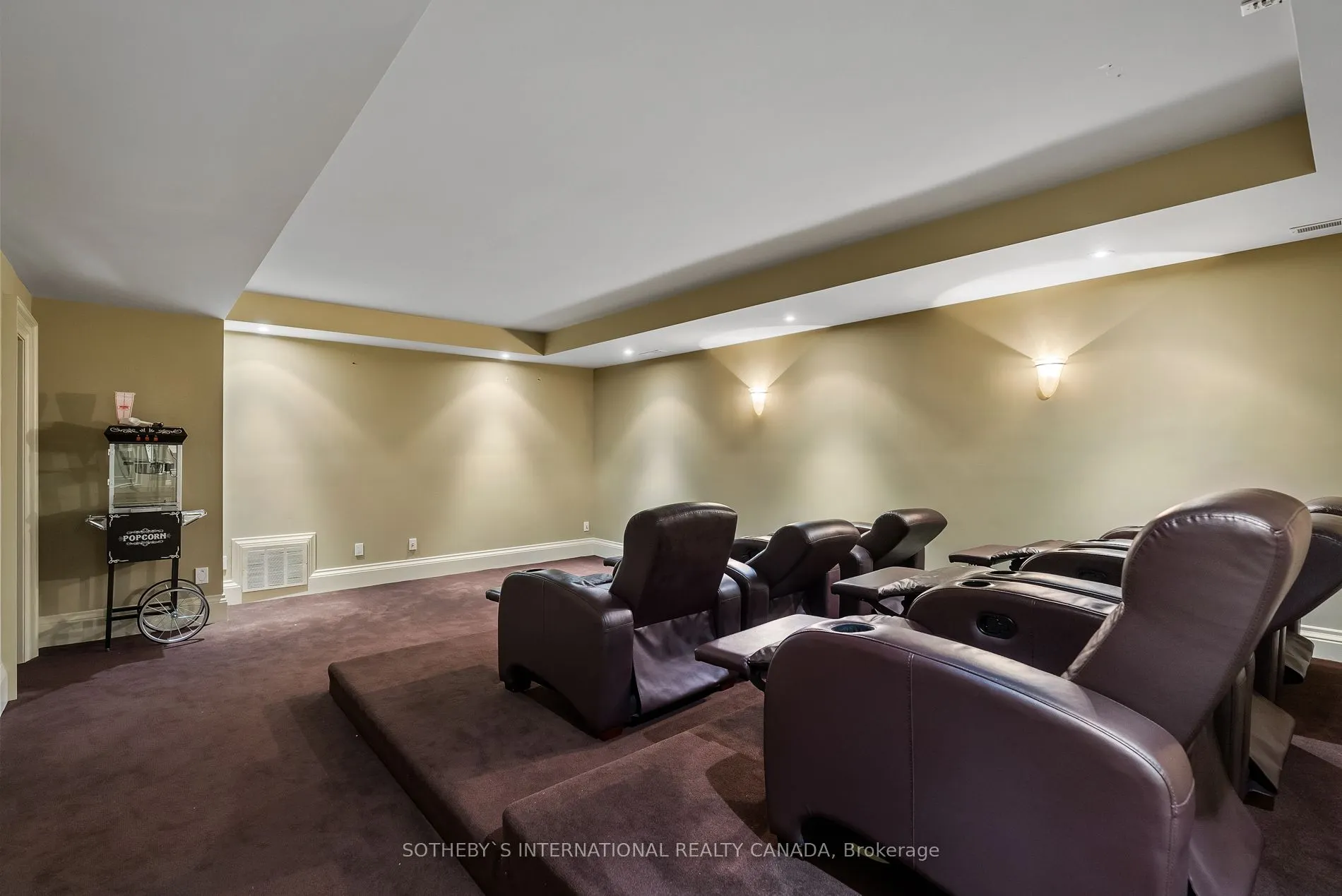 32 Arjay Crescent