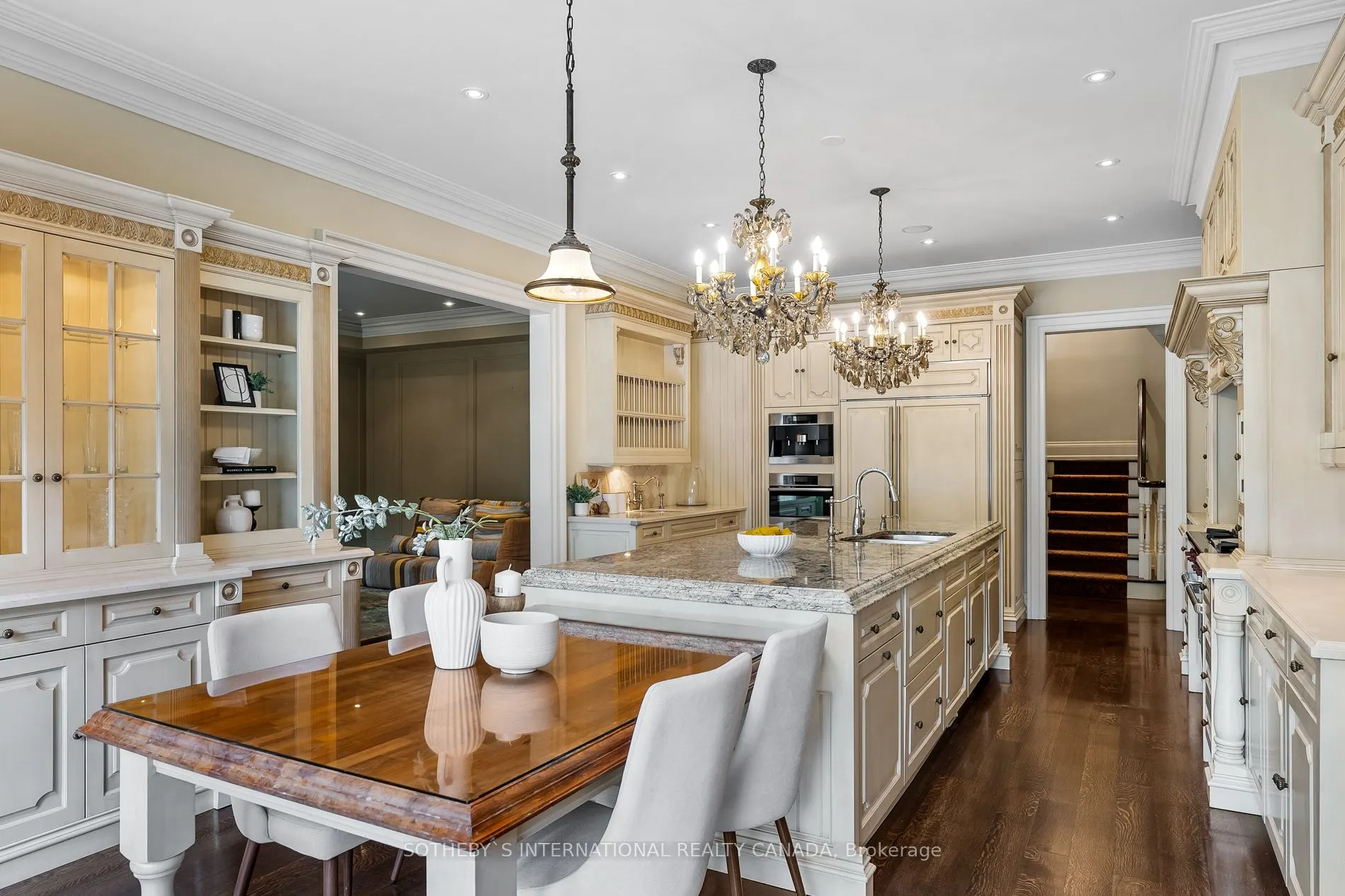 32 Arjay Crescent