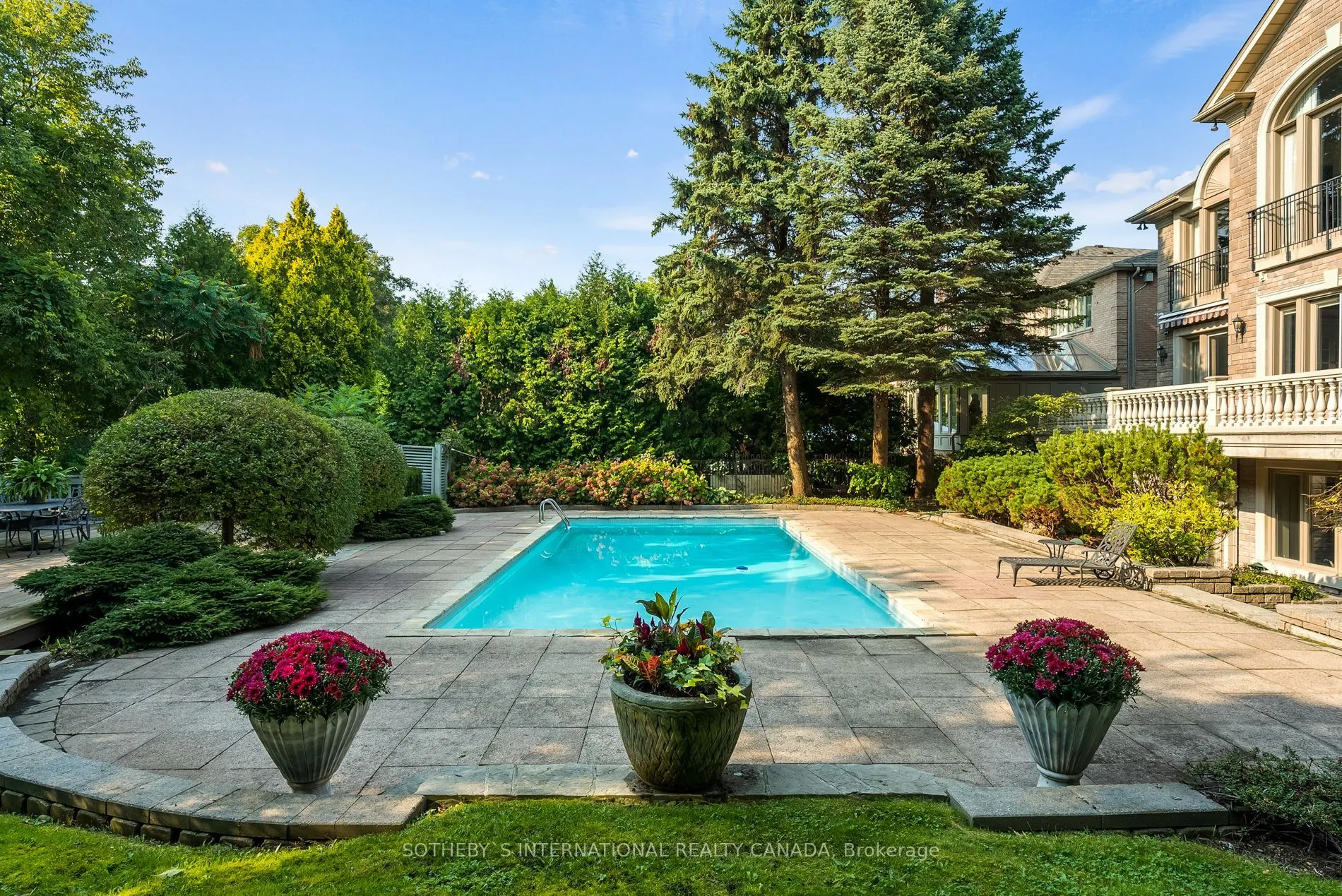 32 Arjay Crescent