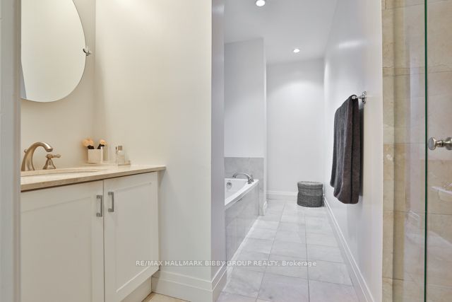 20 Scrivener Square, #507