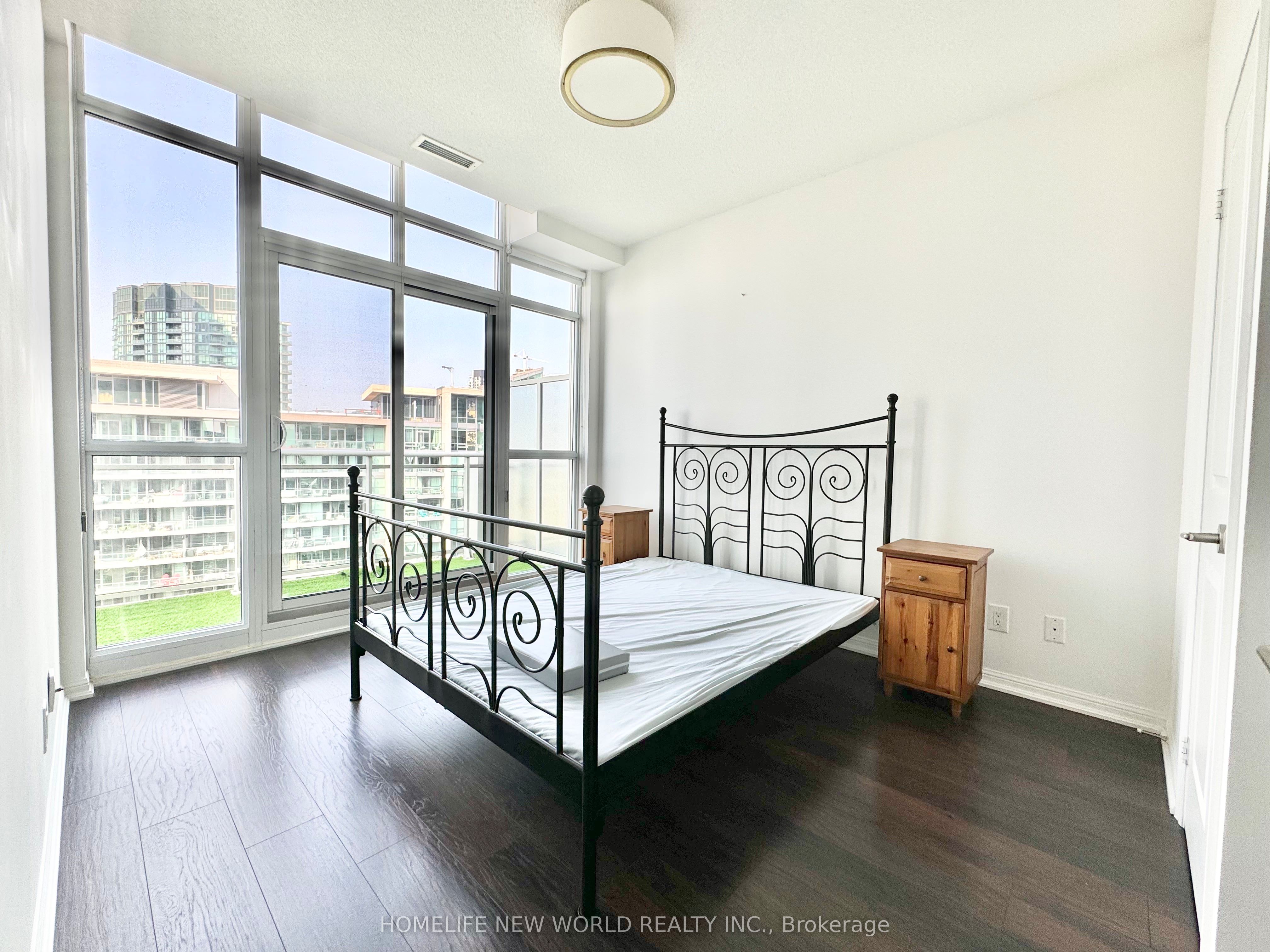35 Bastion Street, #2012