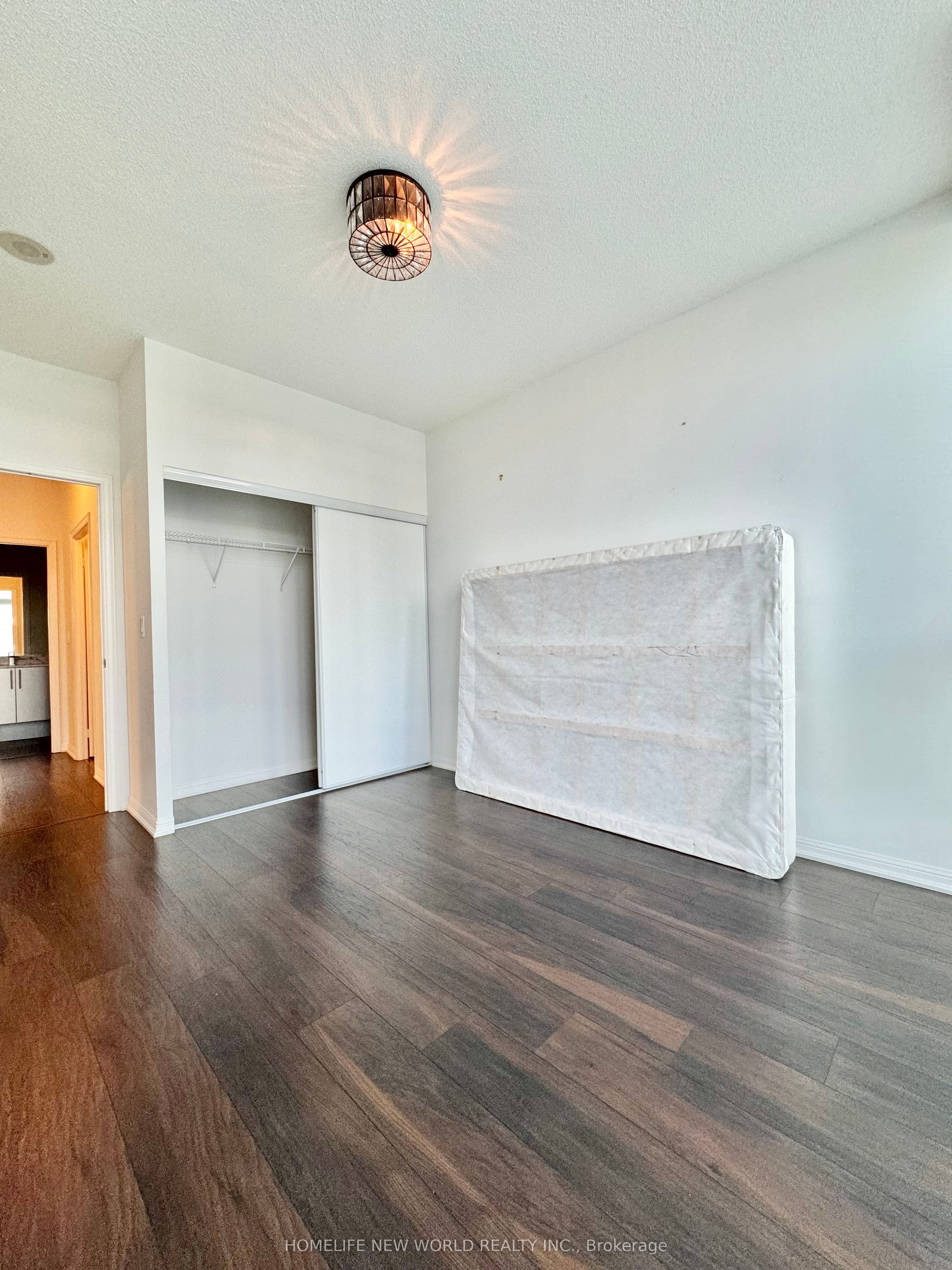 35 Bastion Street, #2012