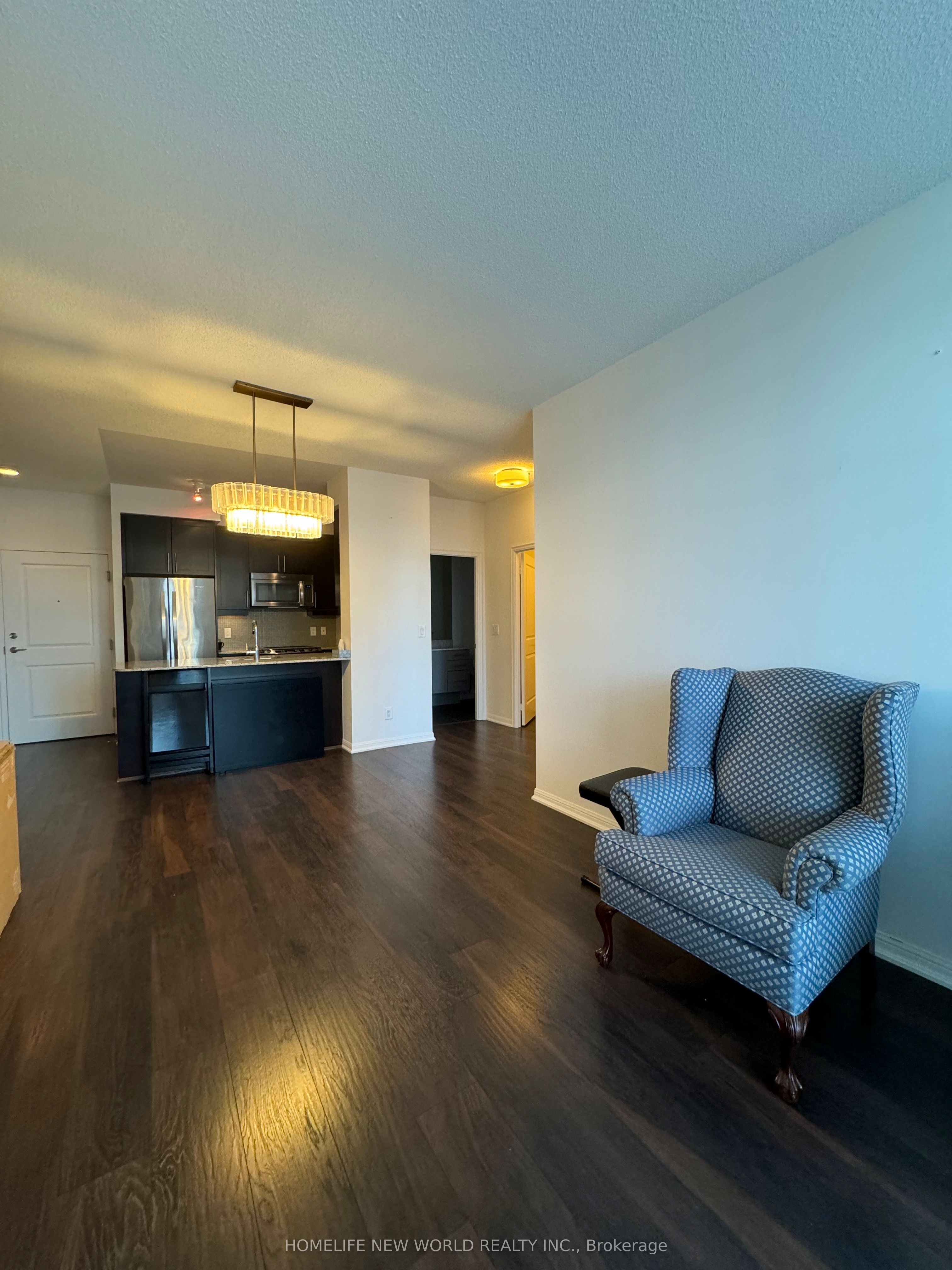 35 Bastion Street, #2012