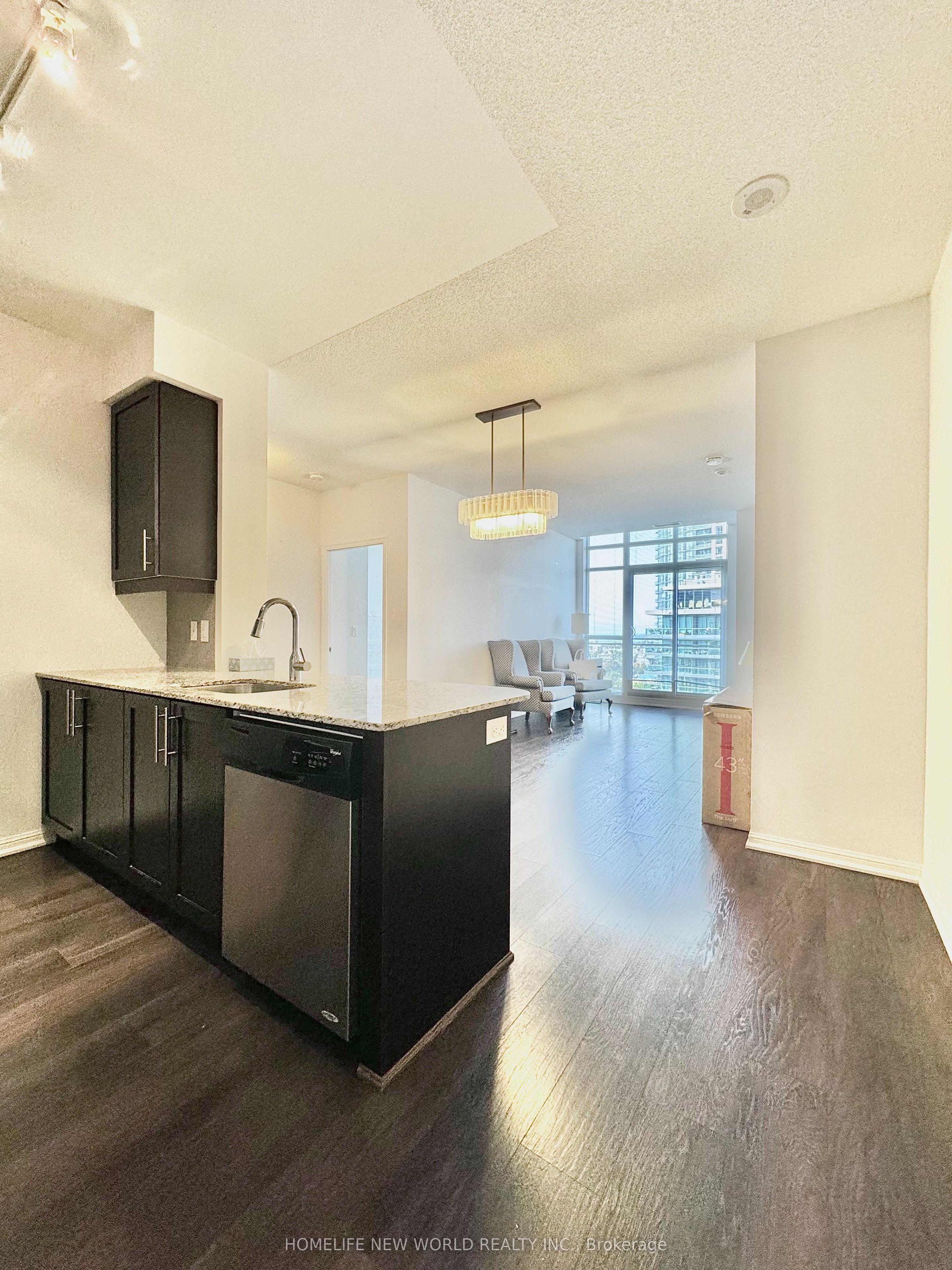 35 Bastion Street, #2012