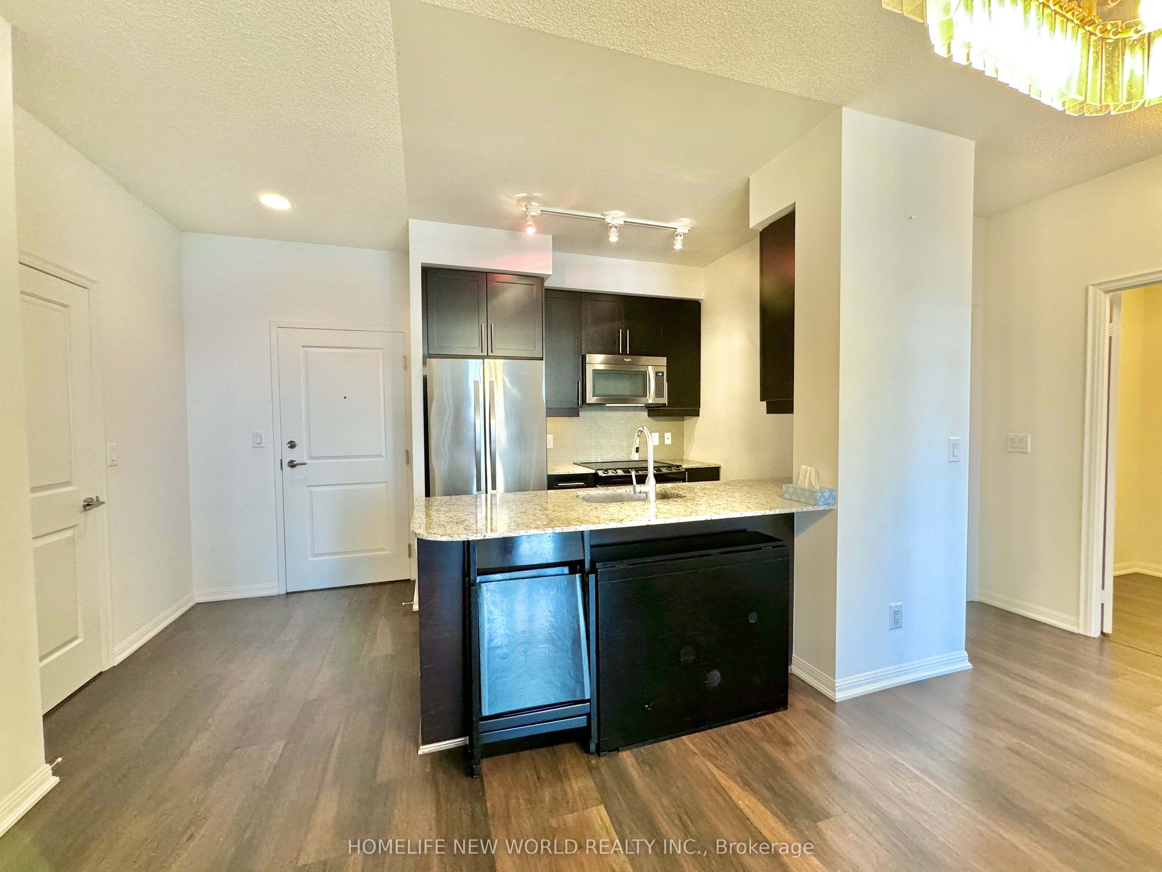 35 Bastion Street, #2012