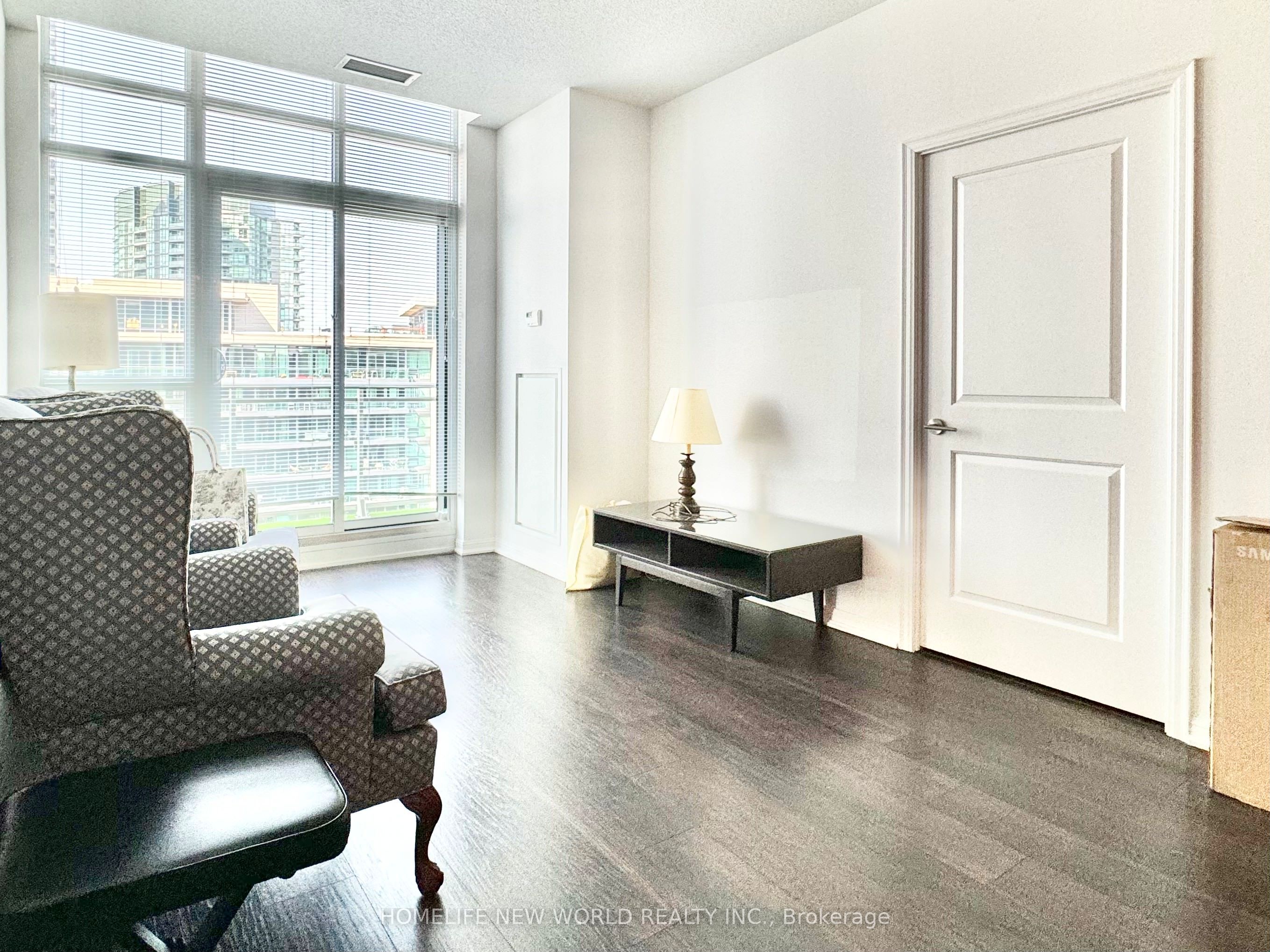 35 Bastion Street, #2012