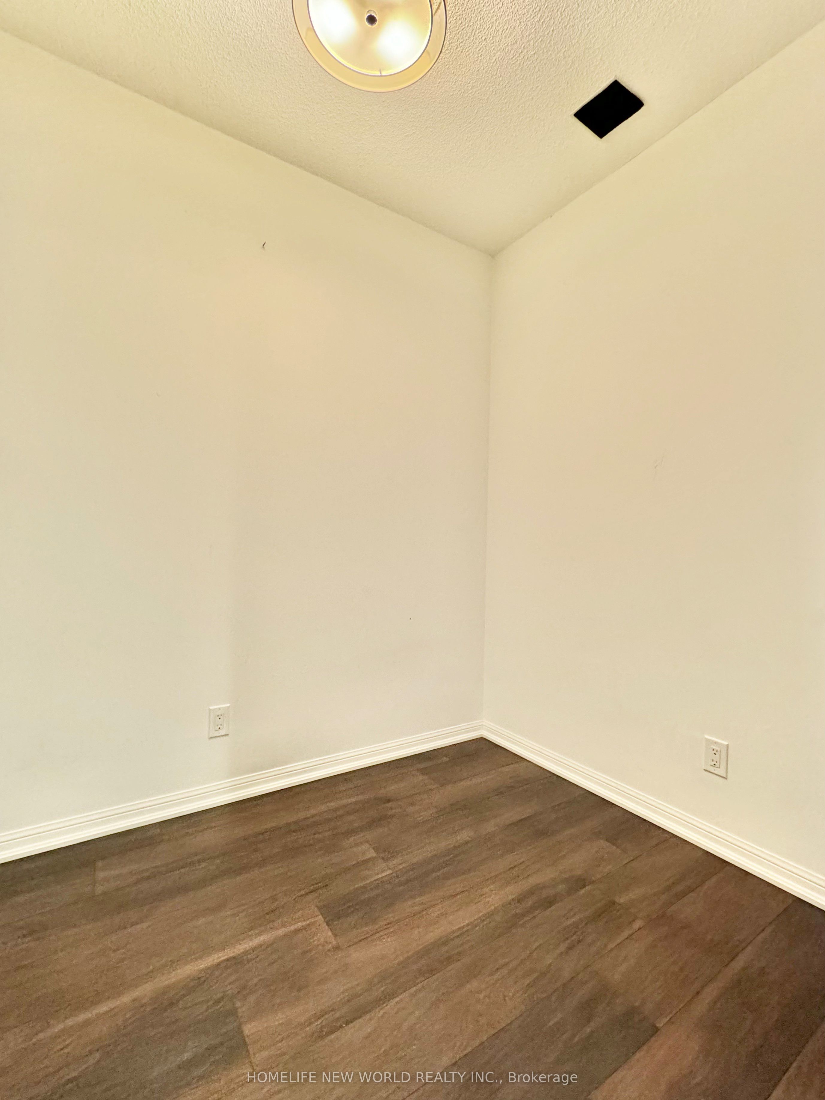 35 Bastion Street, #2012