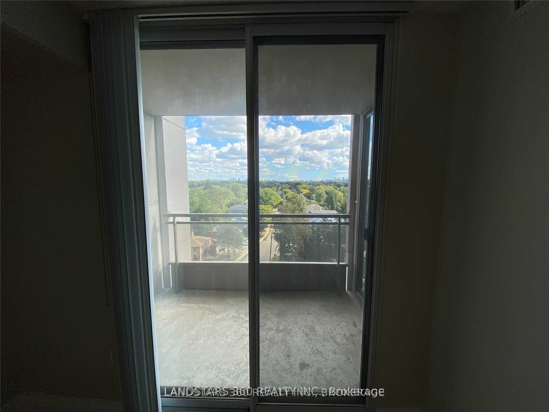 260 Doris Avenue, #1207