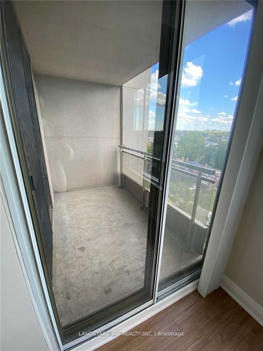 260 Doris Avenue, #1207