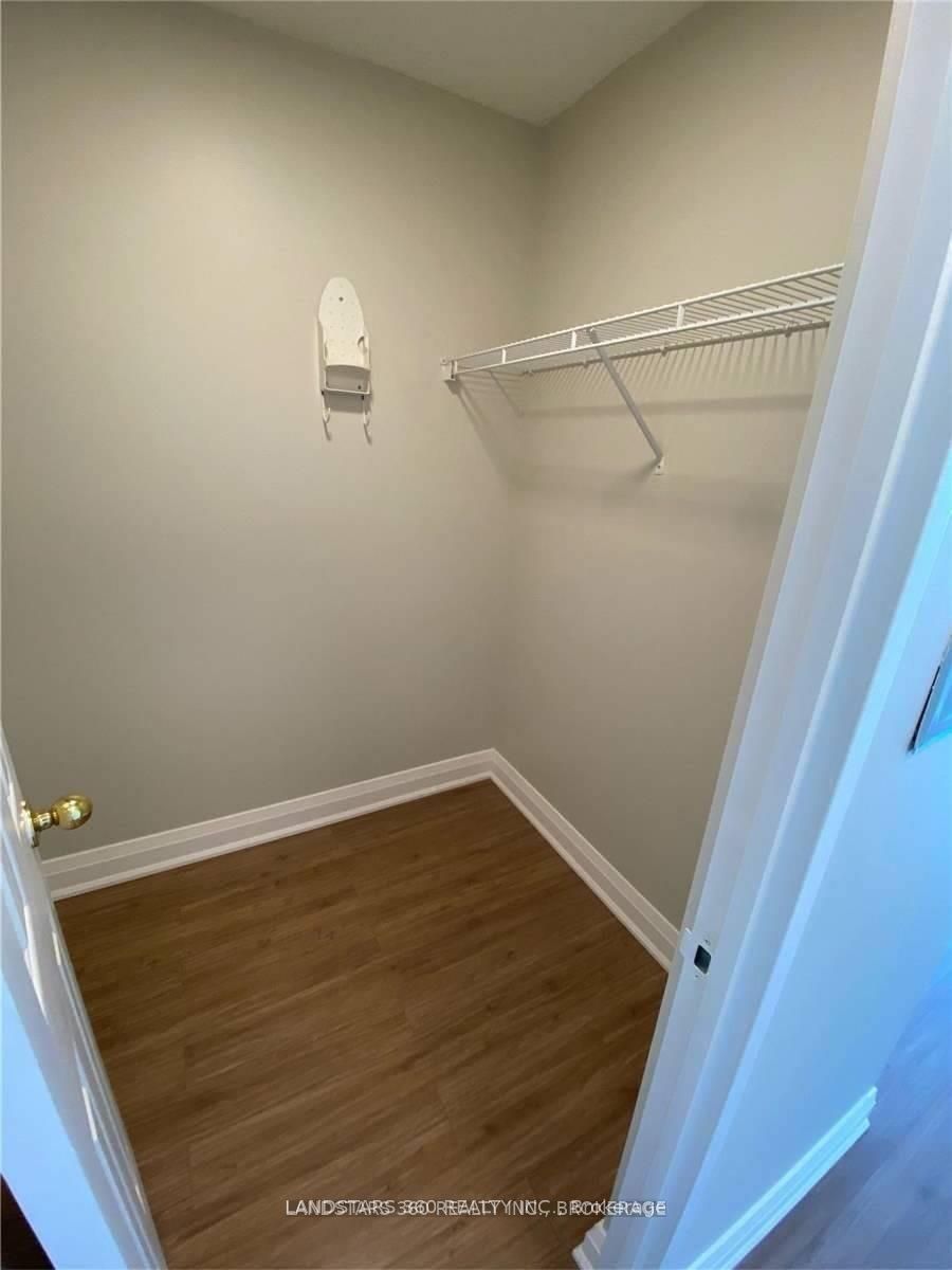 260 Doris Avenue, #1207