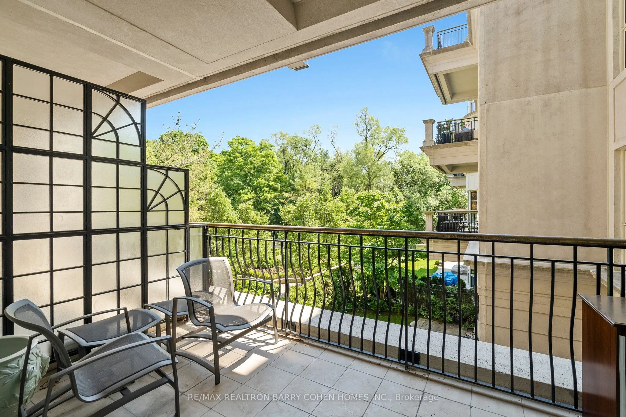 1 Post Road, #204