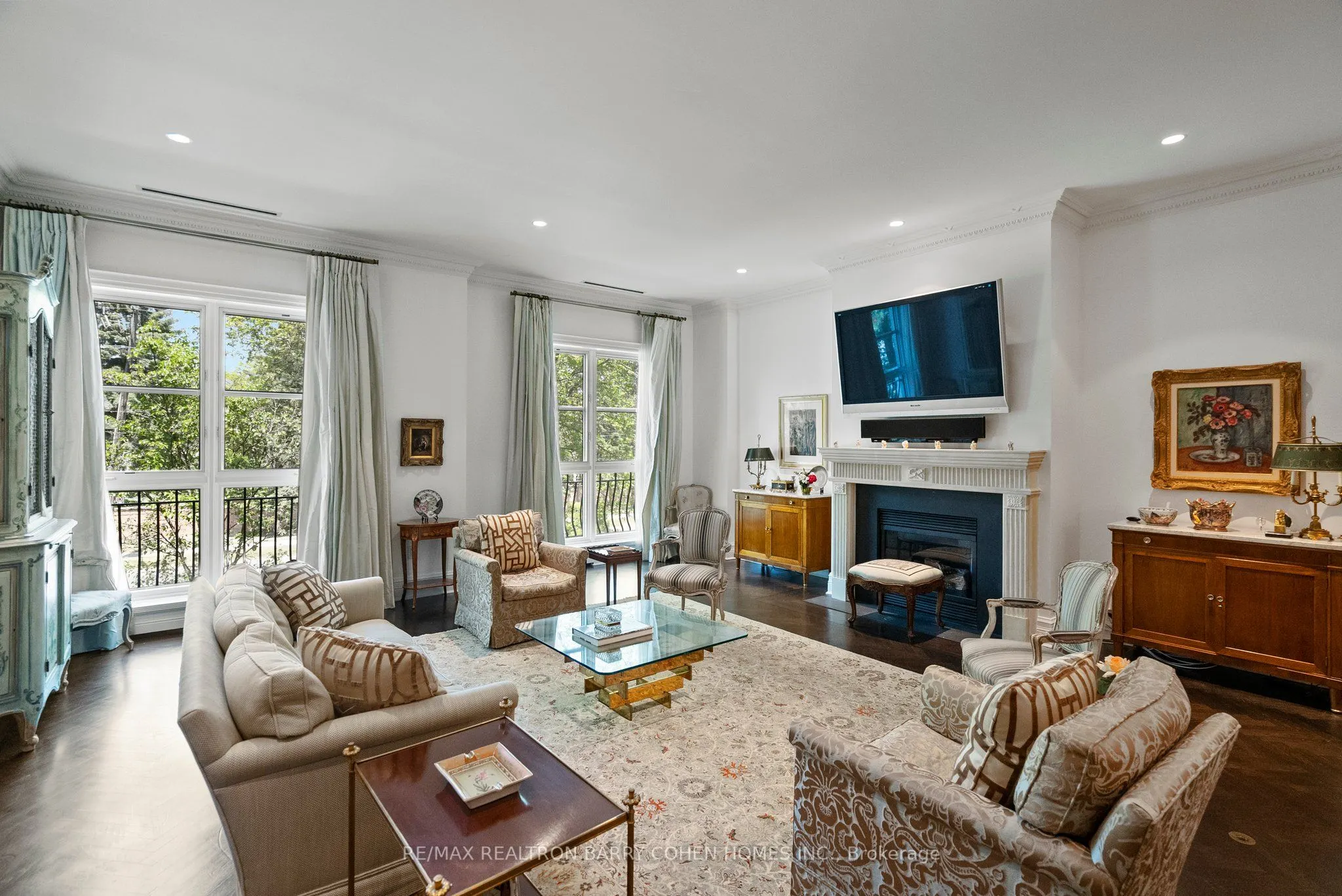 1 Post Road, #204
