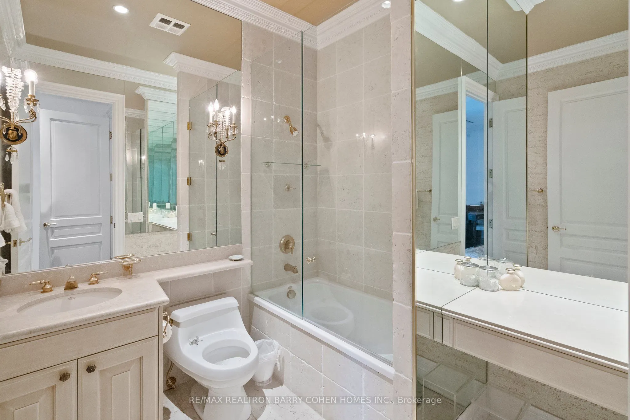 1 Post Road, #204