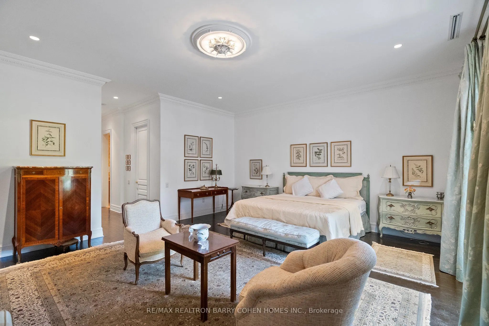 1 Post Road, #204