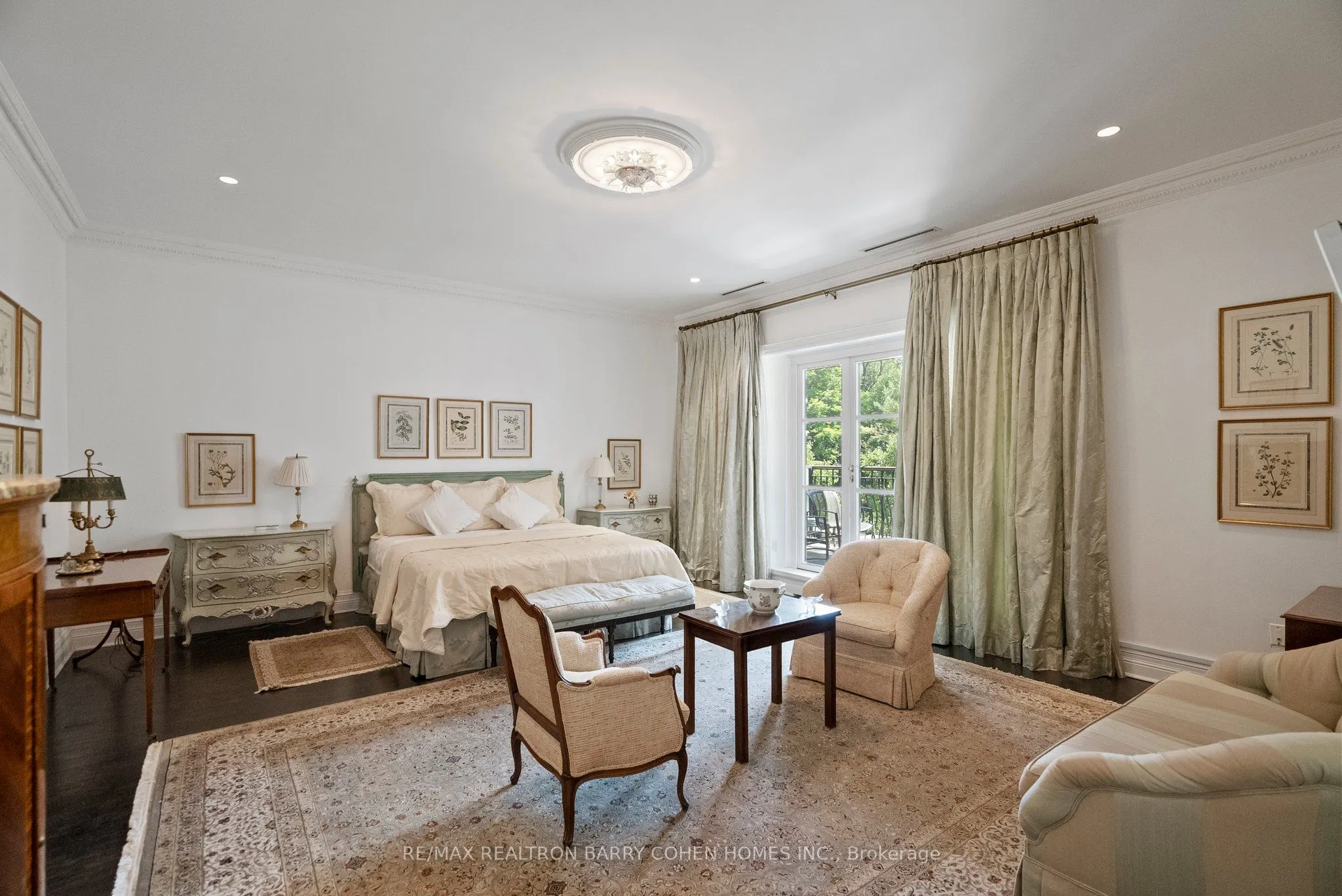 1 Post Road, #204