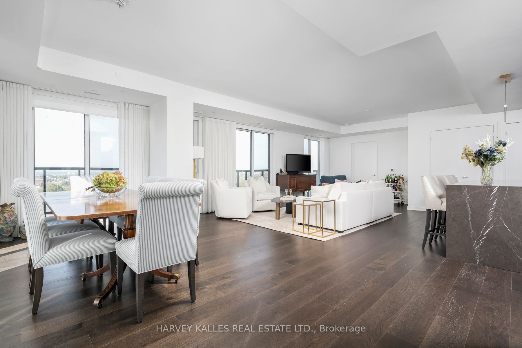 185 Alberta Avenue #1105