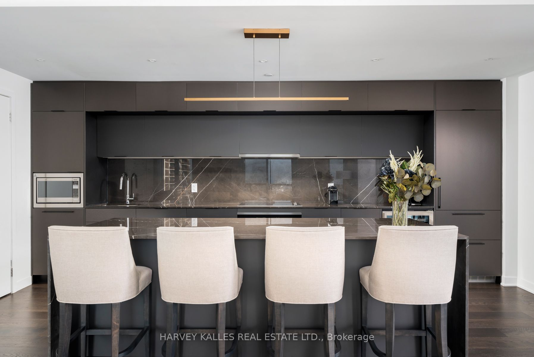 185 Alberta Avenue #1105