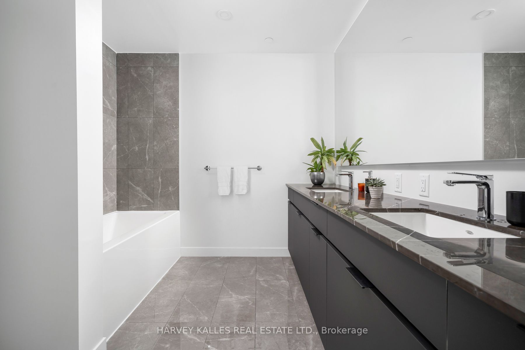 185 Alberta Avenue #1105