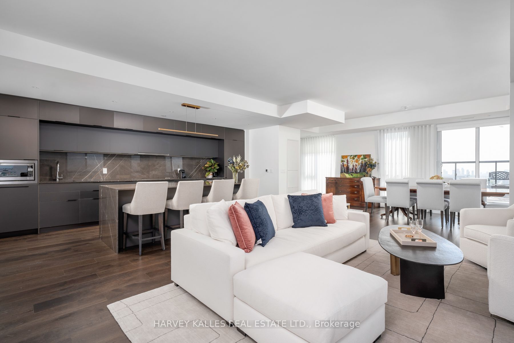 185 Alberta Avenue #1105