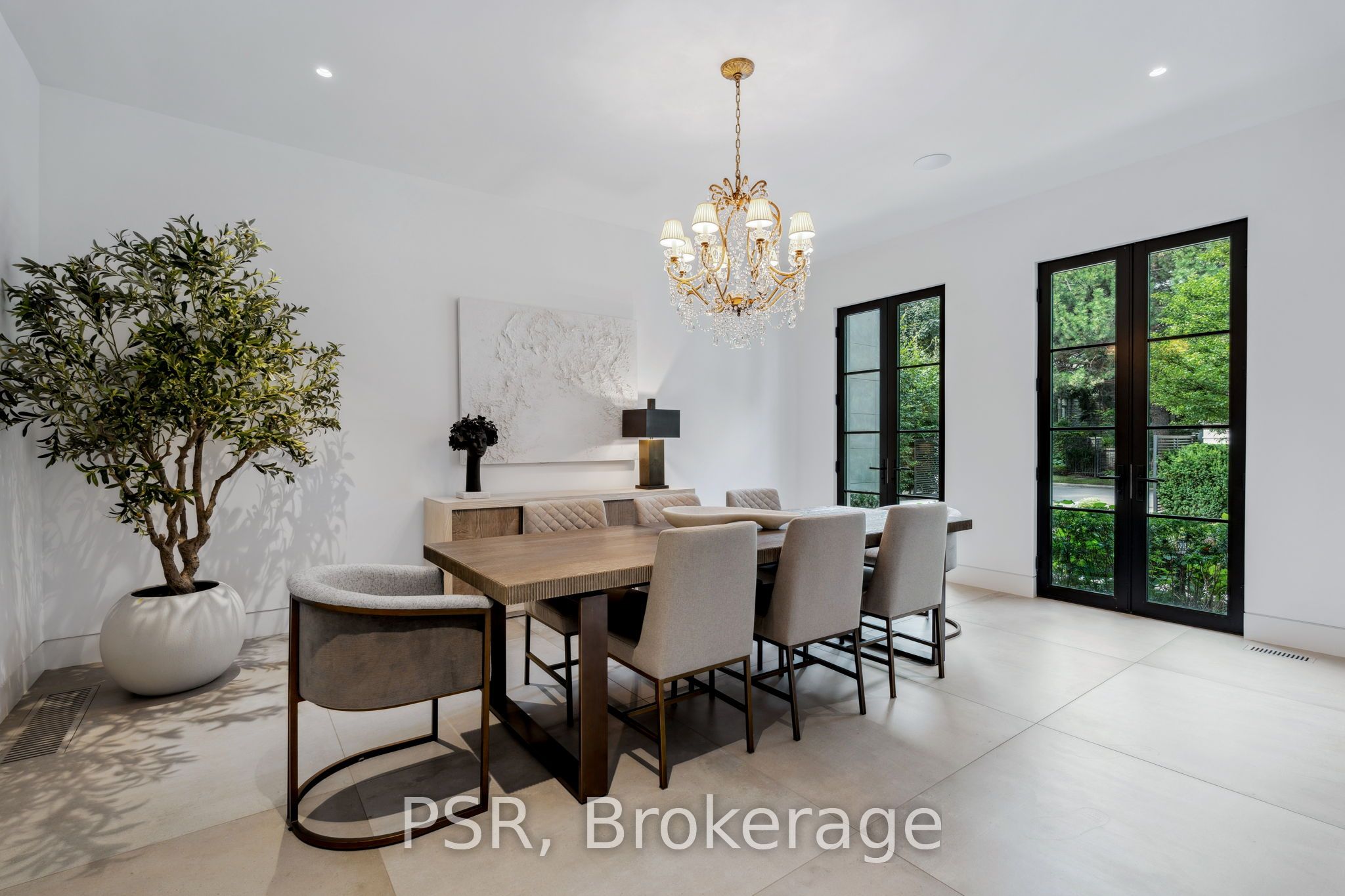 5 Dewbourne Avenue