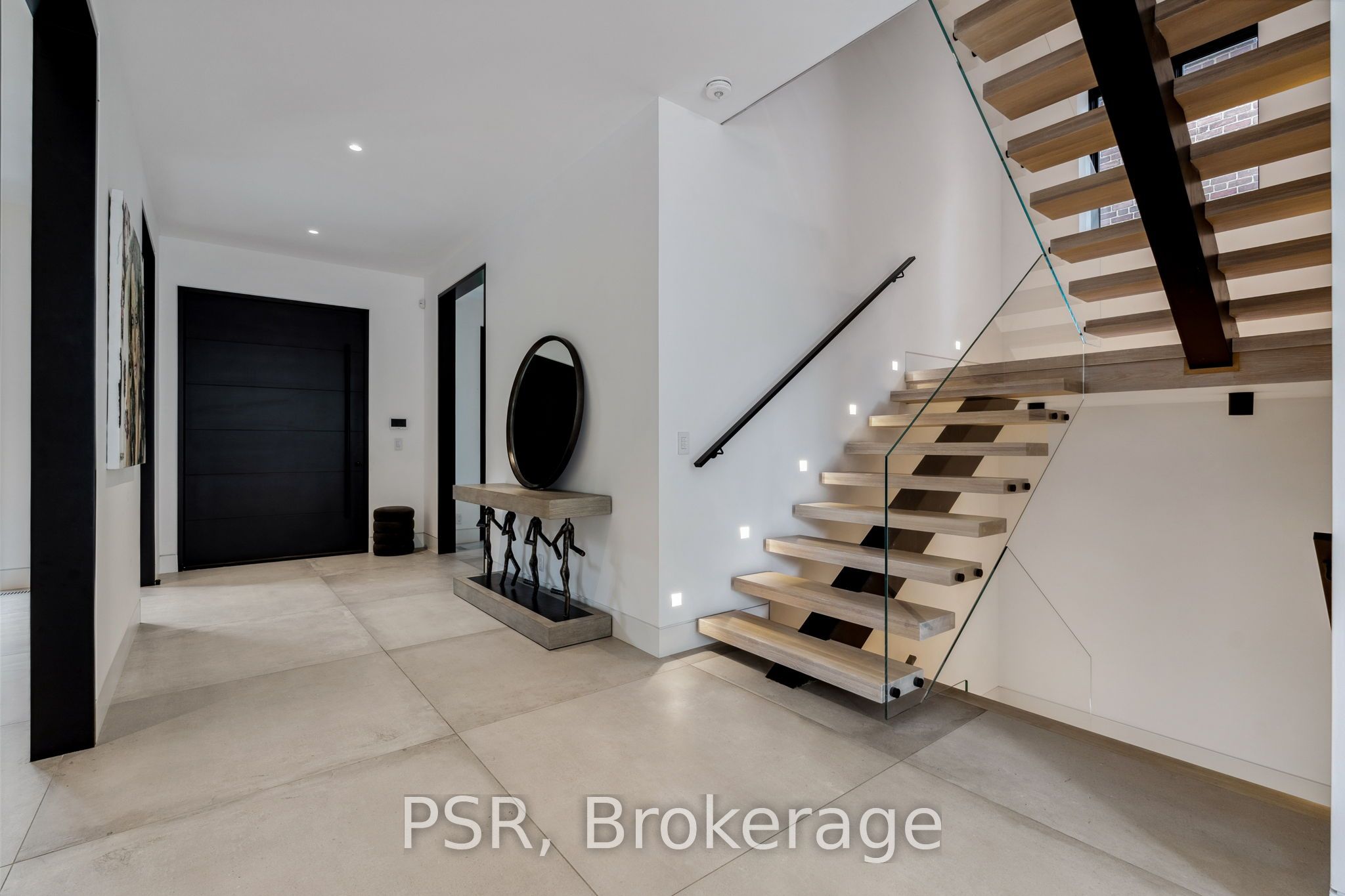 5 Dewbourne Avenue