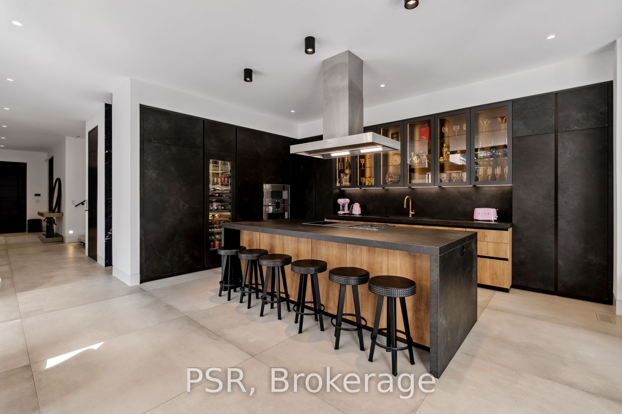 5 Dewbourne Avenue