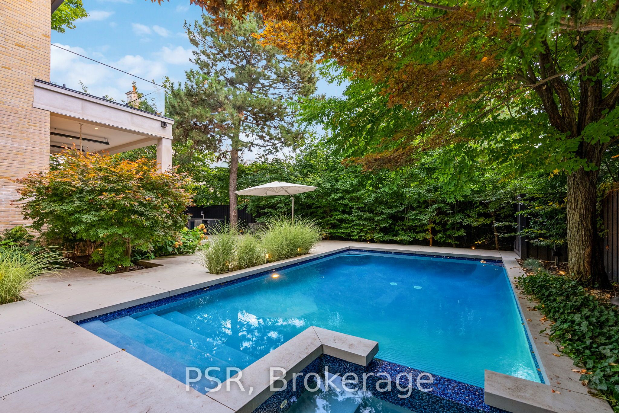 5 Dewbourne Avenue