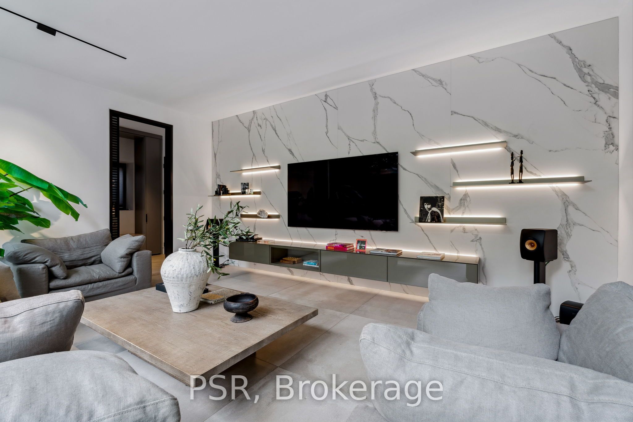 5 Dewbourne Avenue