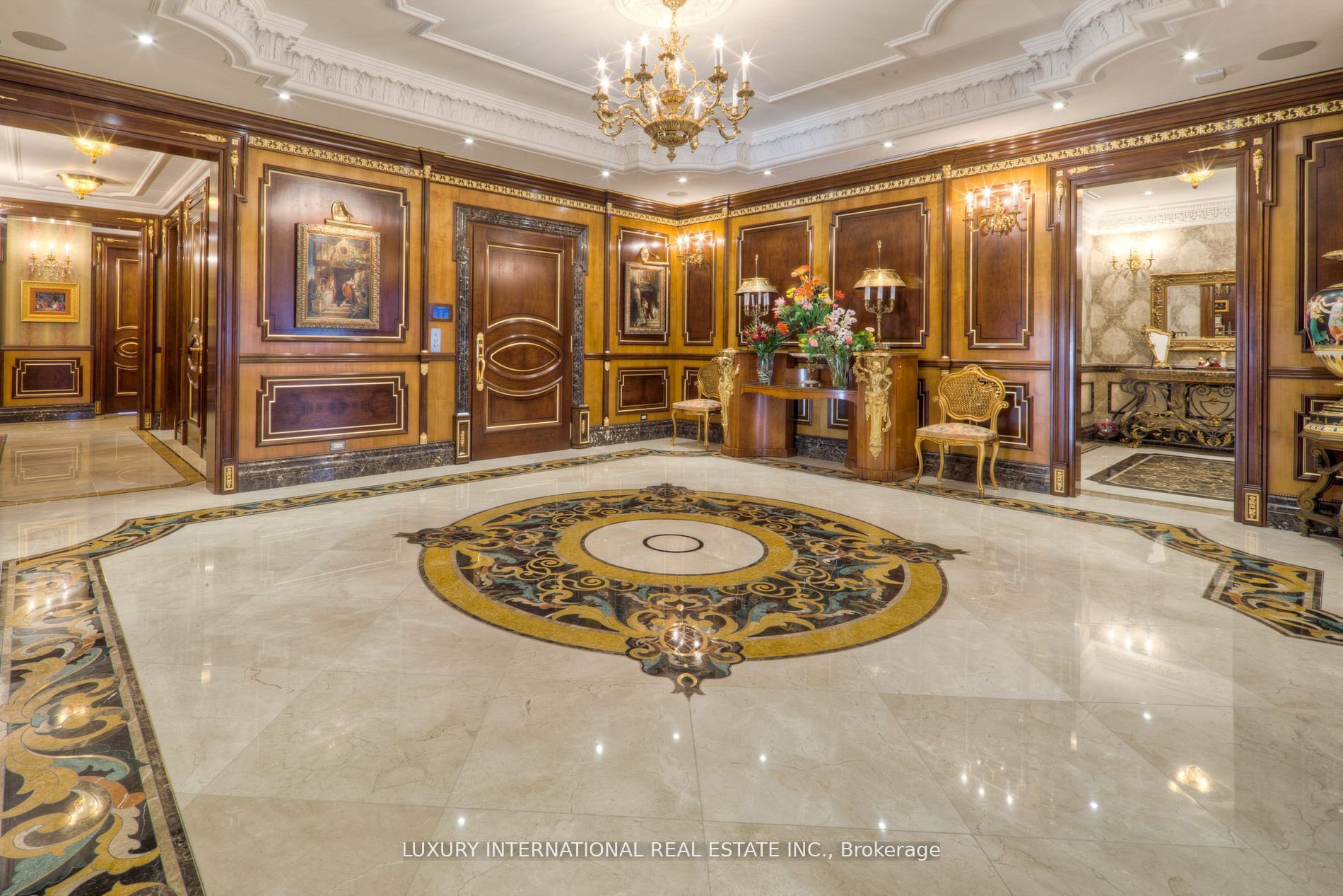 118 Yorkville Avenue #703