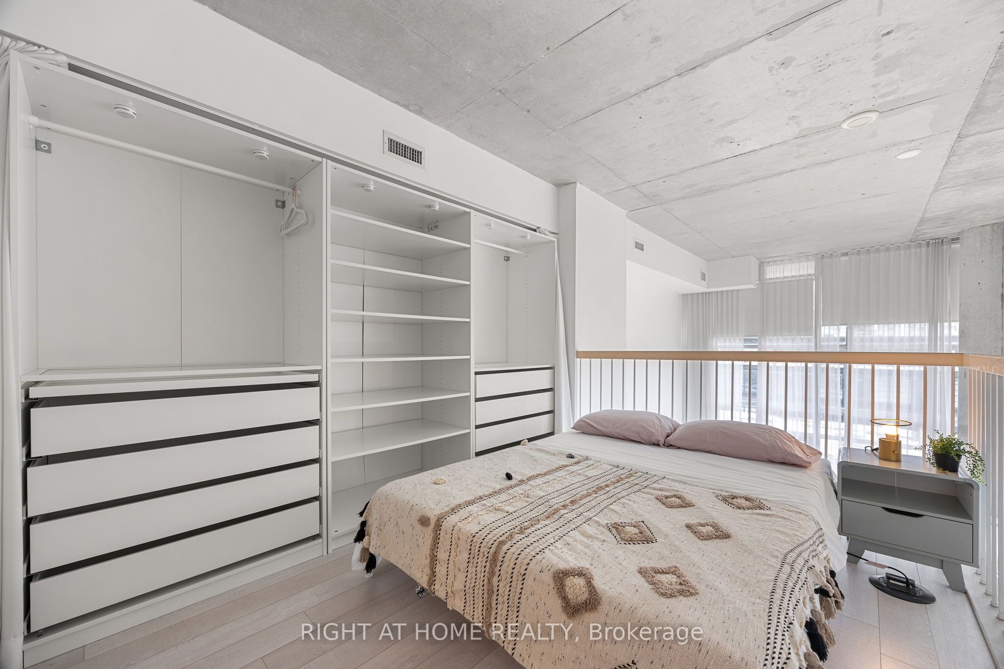 5 Hanna Avenue #426
