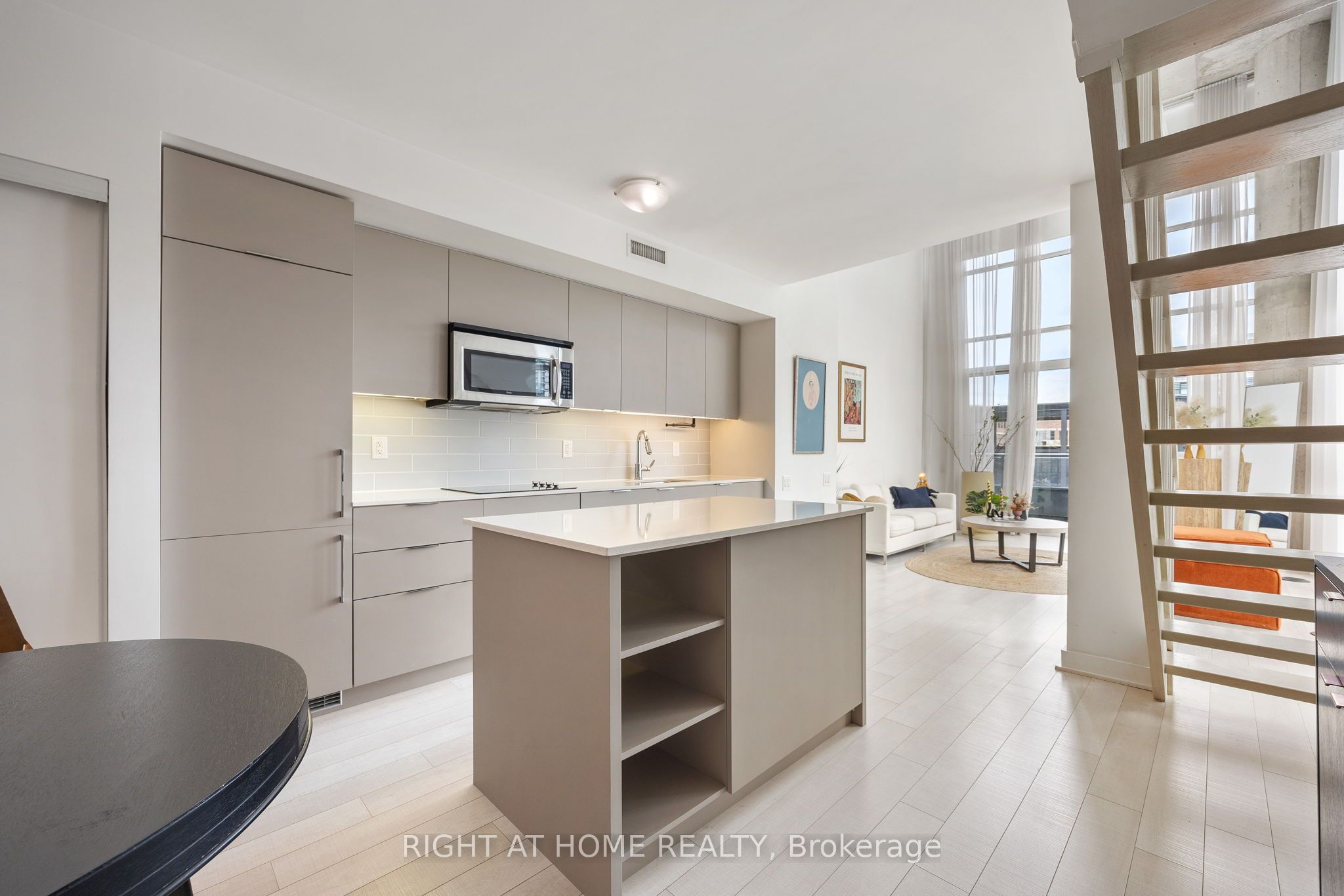 5 Hanna Avenue #426