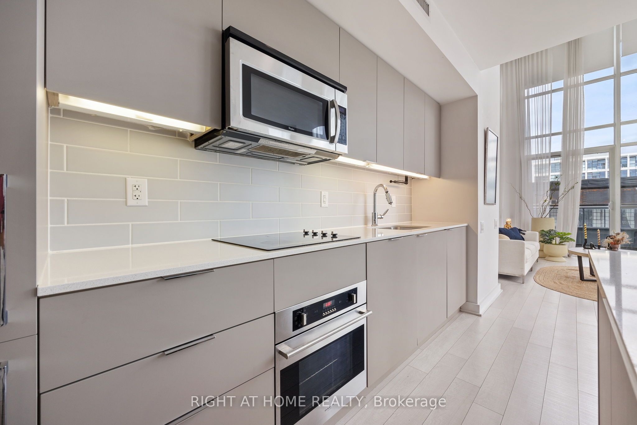 5 Hanna Avenue #426
