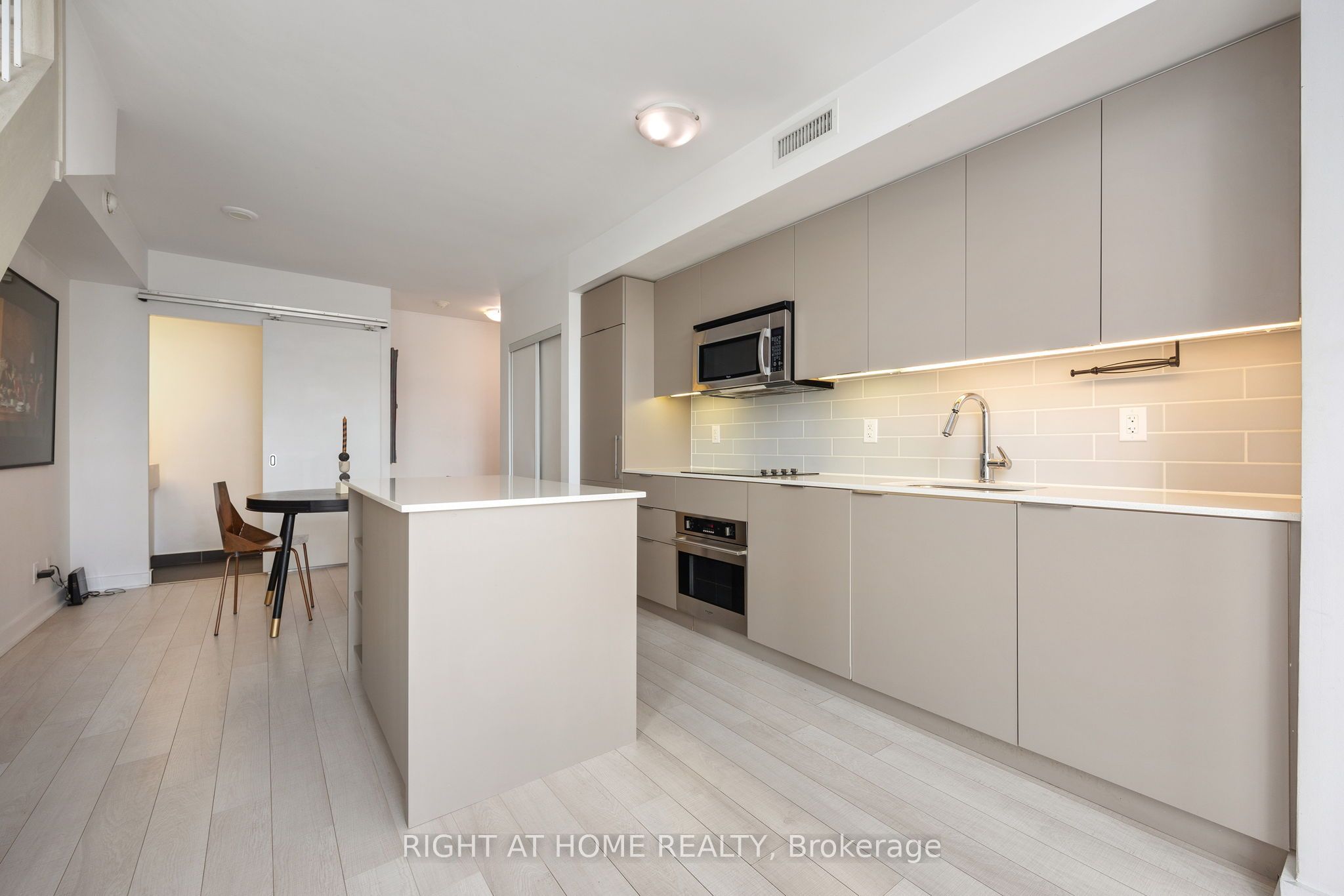 5 Hanna Avenue #426