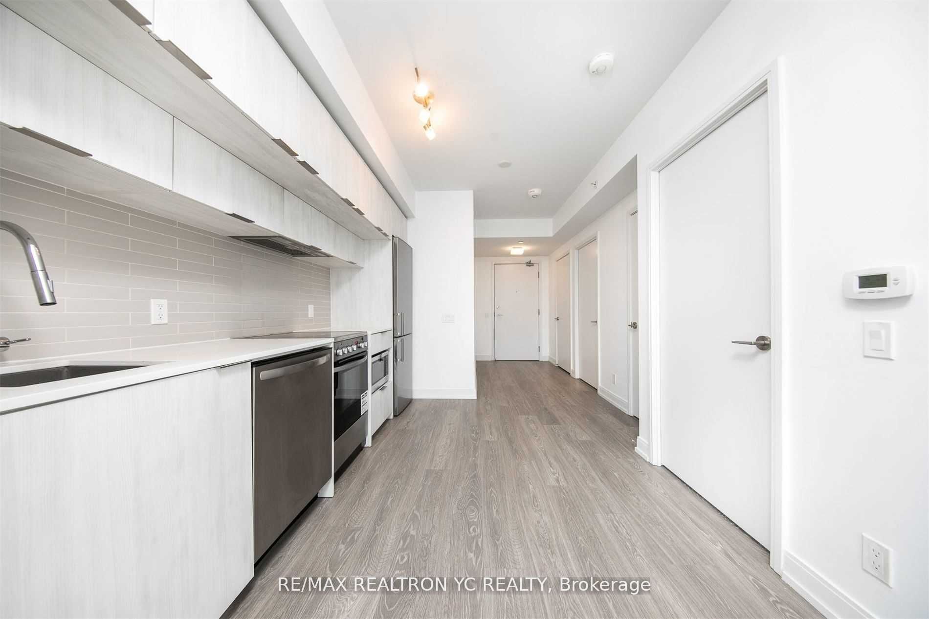 181 Dundas Street E #4007