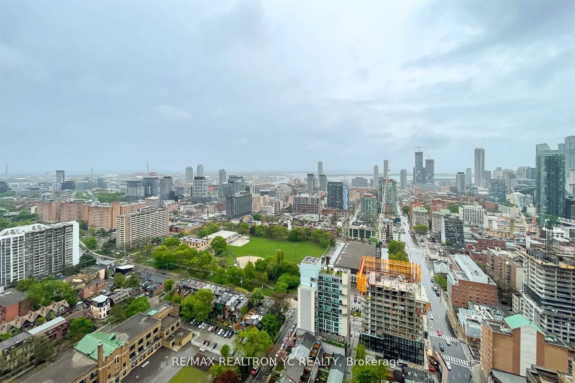 181 Dundas Street E #4007